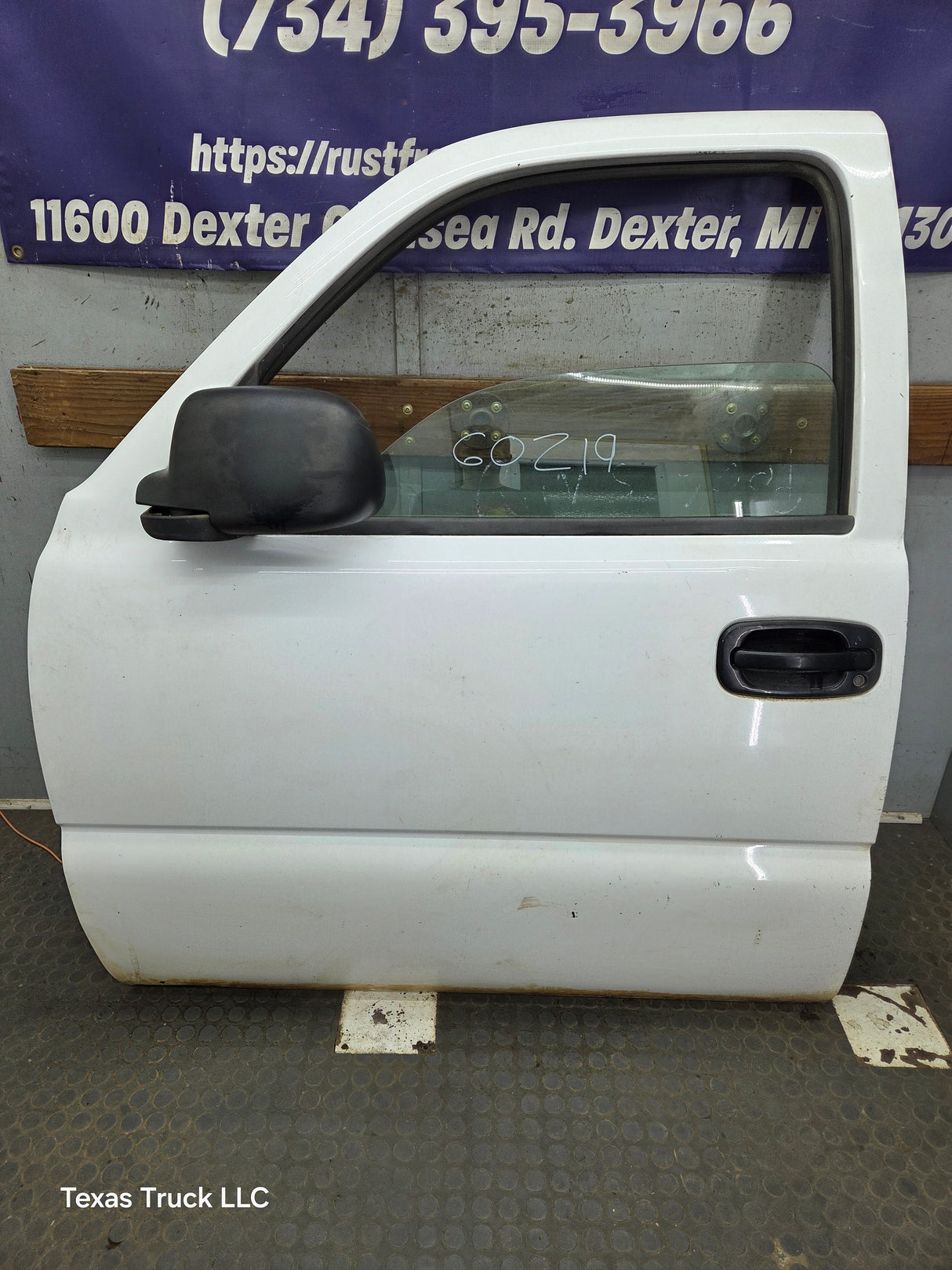 1999-2006 Chevrolet Silverado / GMC Sierra 1500 2500 3500 HD Front Driver Side Door LH