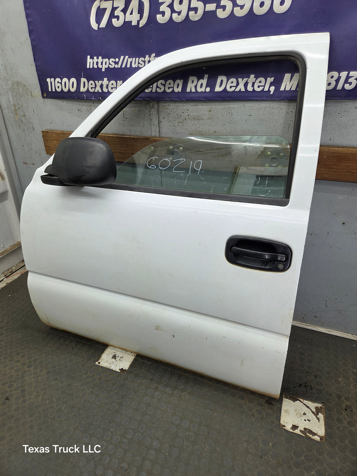 1999-2006 Chevrolet Silverado / GMC Sierra 1500 2500 3500 HD Front Driver Side Door LH