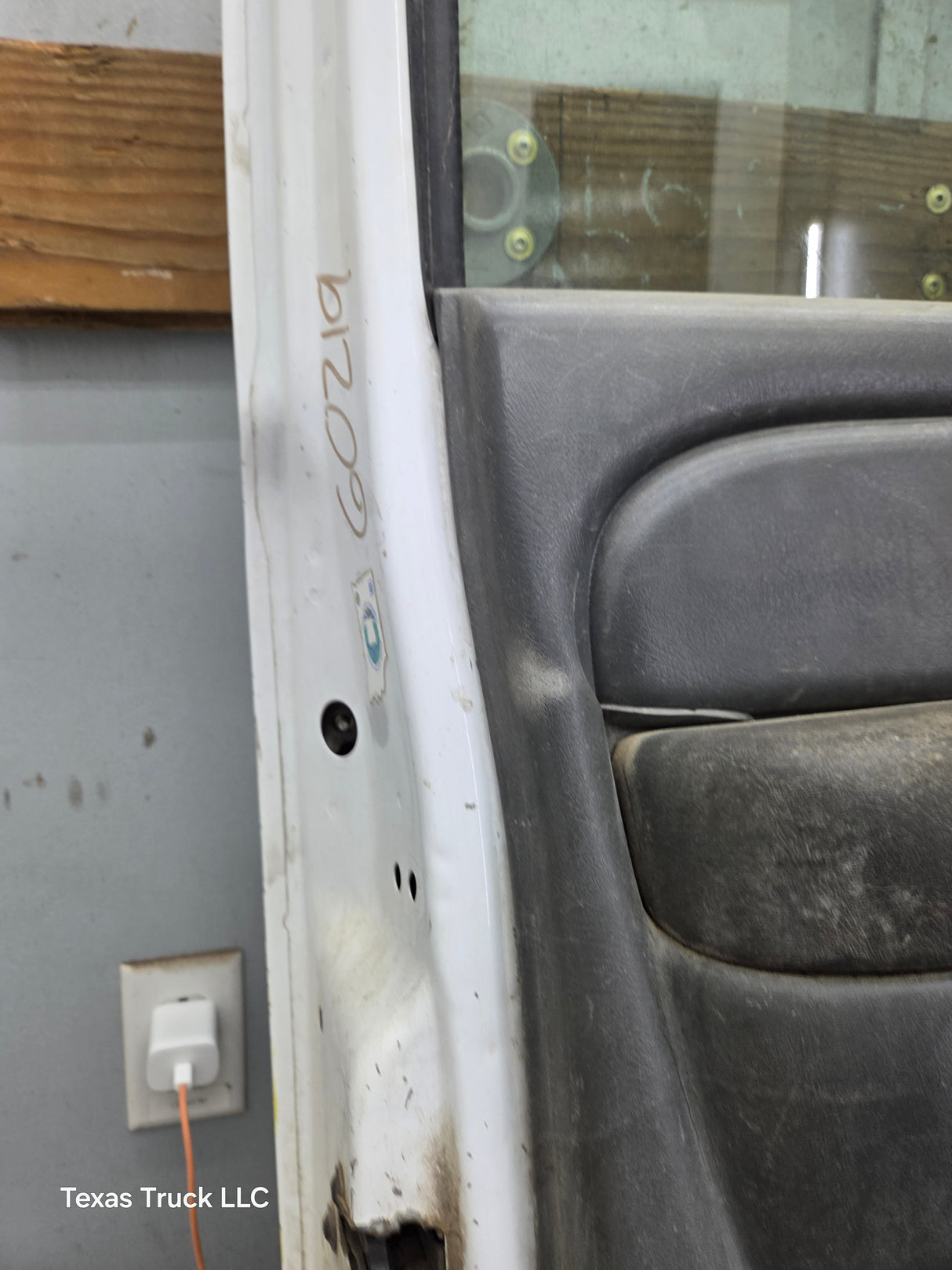 1999-2006 Chevrolet Silverado / GMC Sierra 1500 2500 3500 HD Front Driver Side Door LH