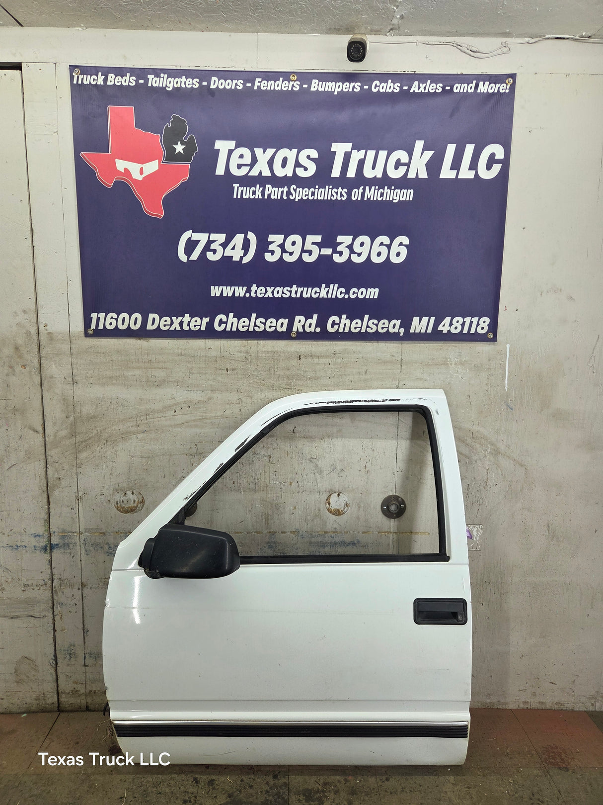 1988-2000 Chevrolet Silverado Suburban GMC Sierra LH Front Driver Side Door