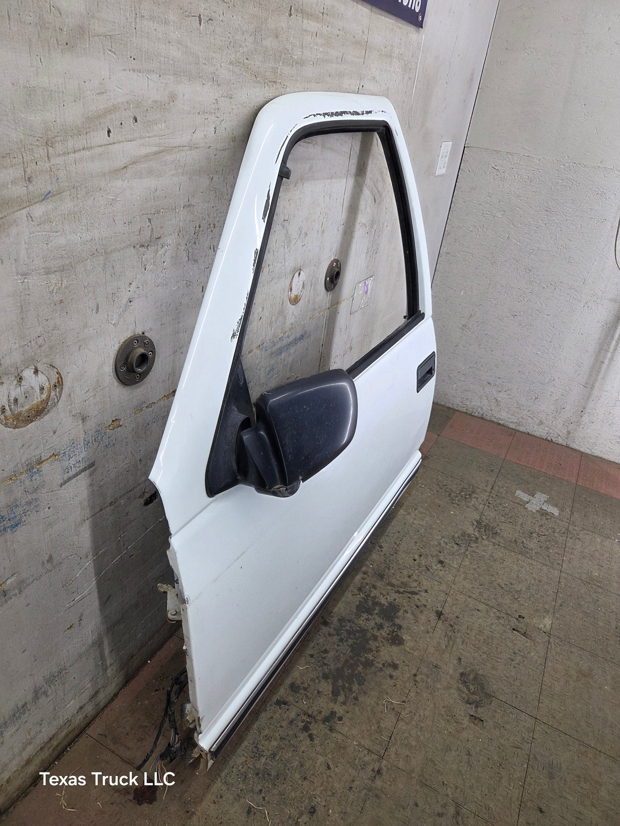 1988-2000 Chevrolet Silverado Suburban GMC Sierra LH Front Driver Side Door