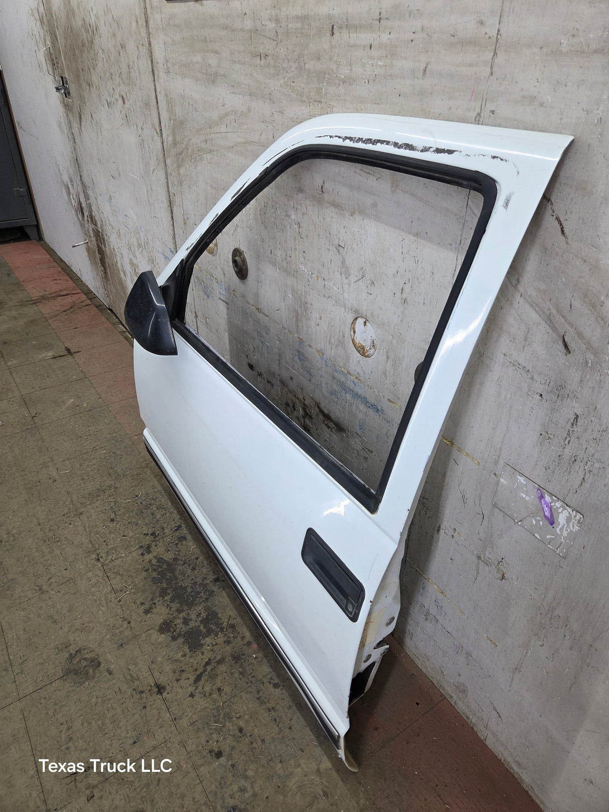 1988-2000 Chevrolet Silverado Suburban GMC Sierra LH Front Driver Side Door