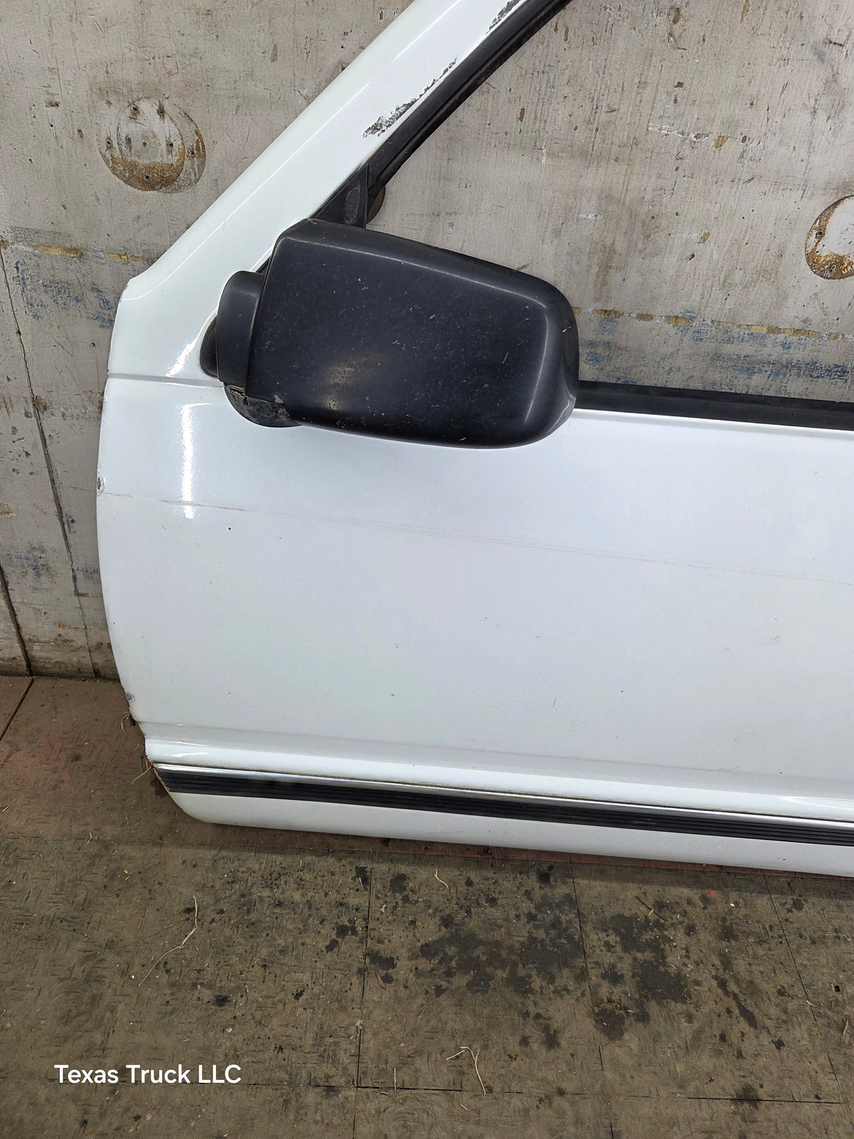 1988-2000 Chevrolet Silverado Suburban GMC Sierra LH Front Driver Side Door