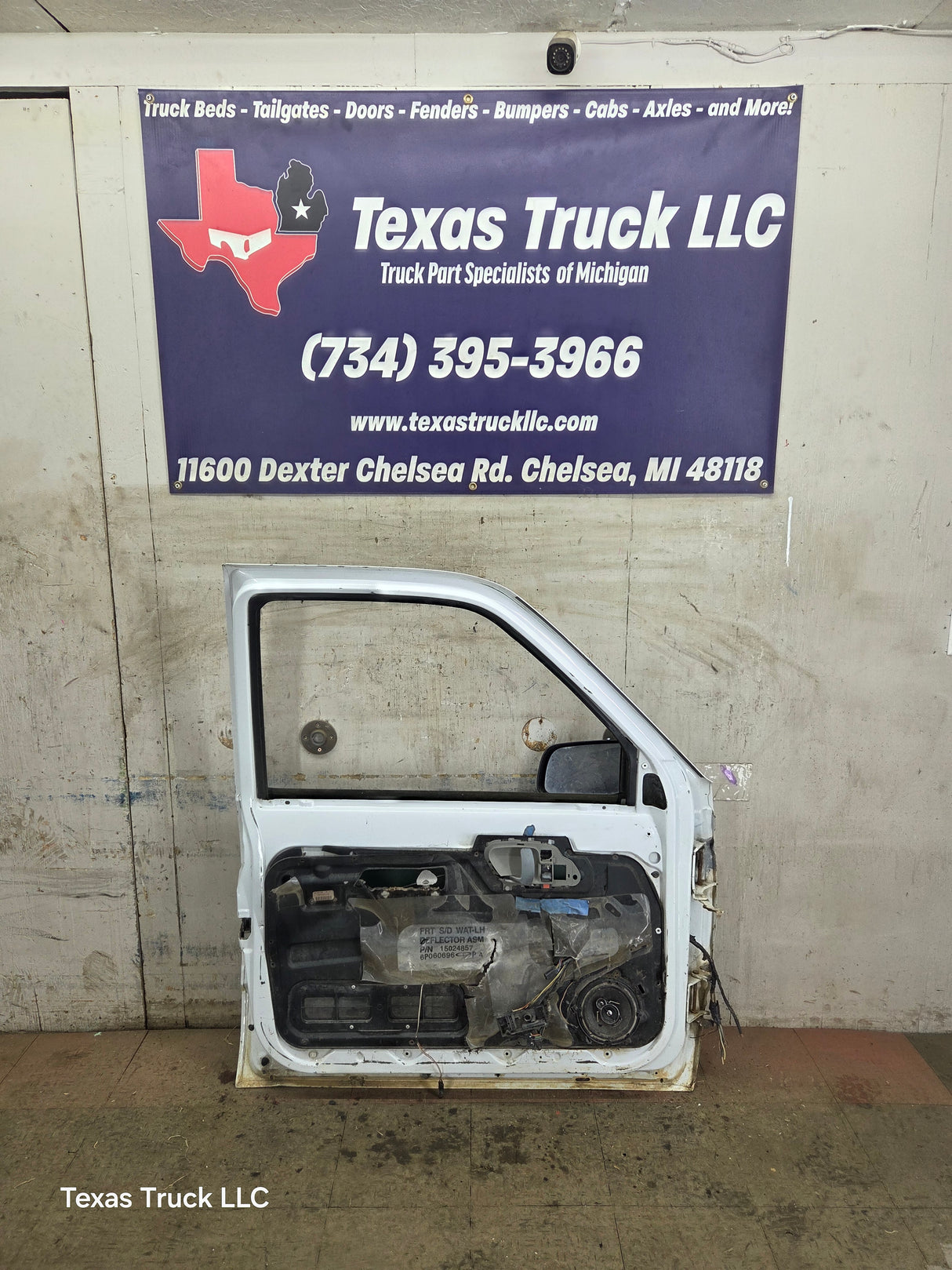 1988-2000 Chevrolet Silverado Suburban GMC Sierra LH Front Driver Side Door