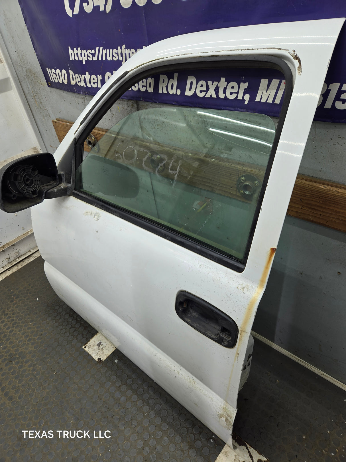1999-2006 Chevrolet Silverado / GMC Sierra 1500 2500 3500 HD Front Driver Side Door LH