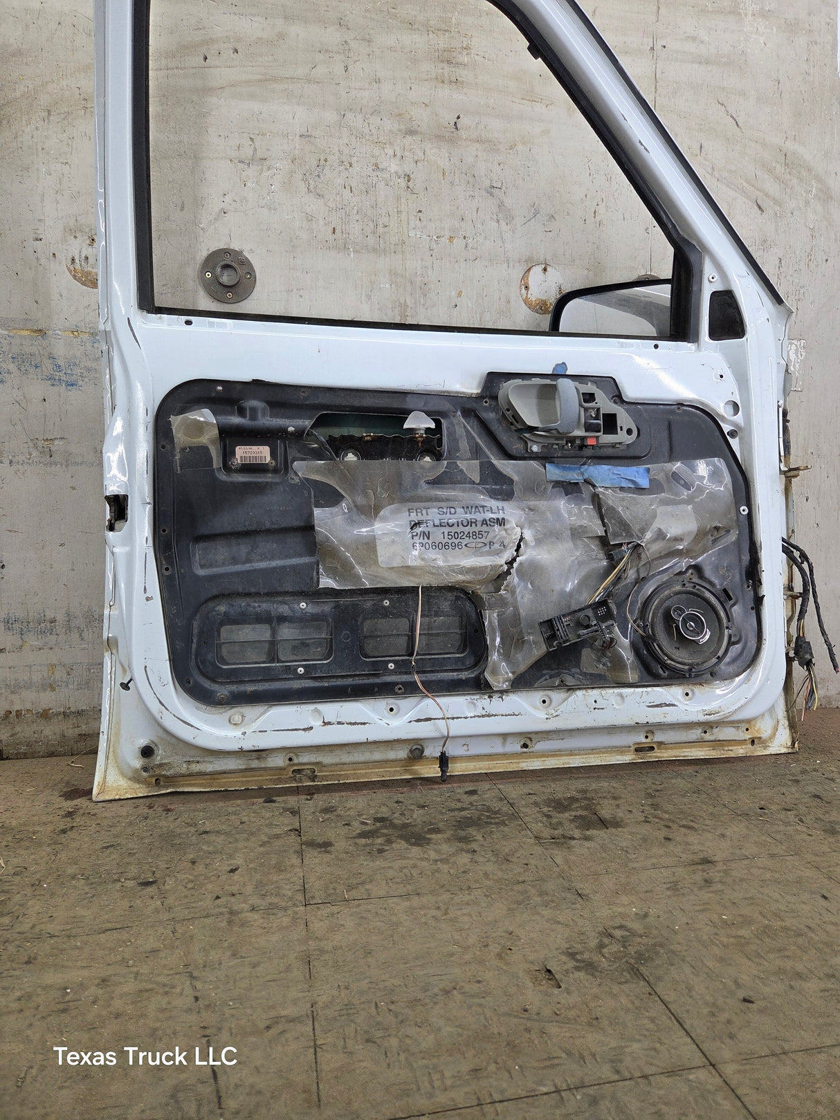 1988-2000 Chevrolet Silverado Suburban GMC Sierra LH Front Driver Side Door