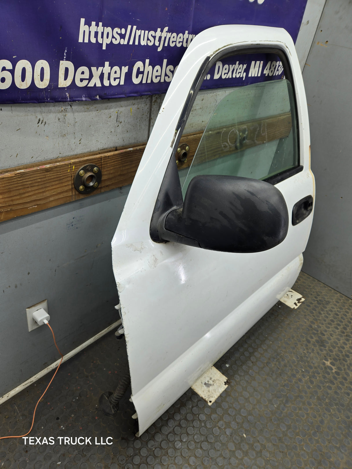 1999-2006 Chevrolet Silverado / GMC Sierra 1500 2500 3500 HD Front Driver Side Door LH