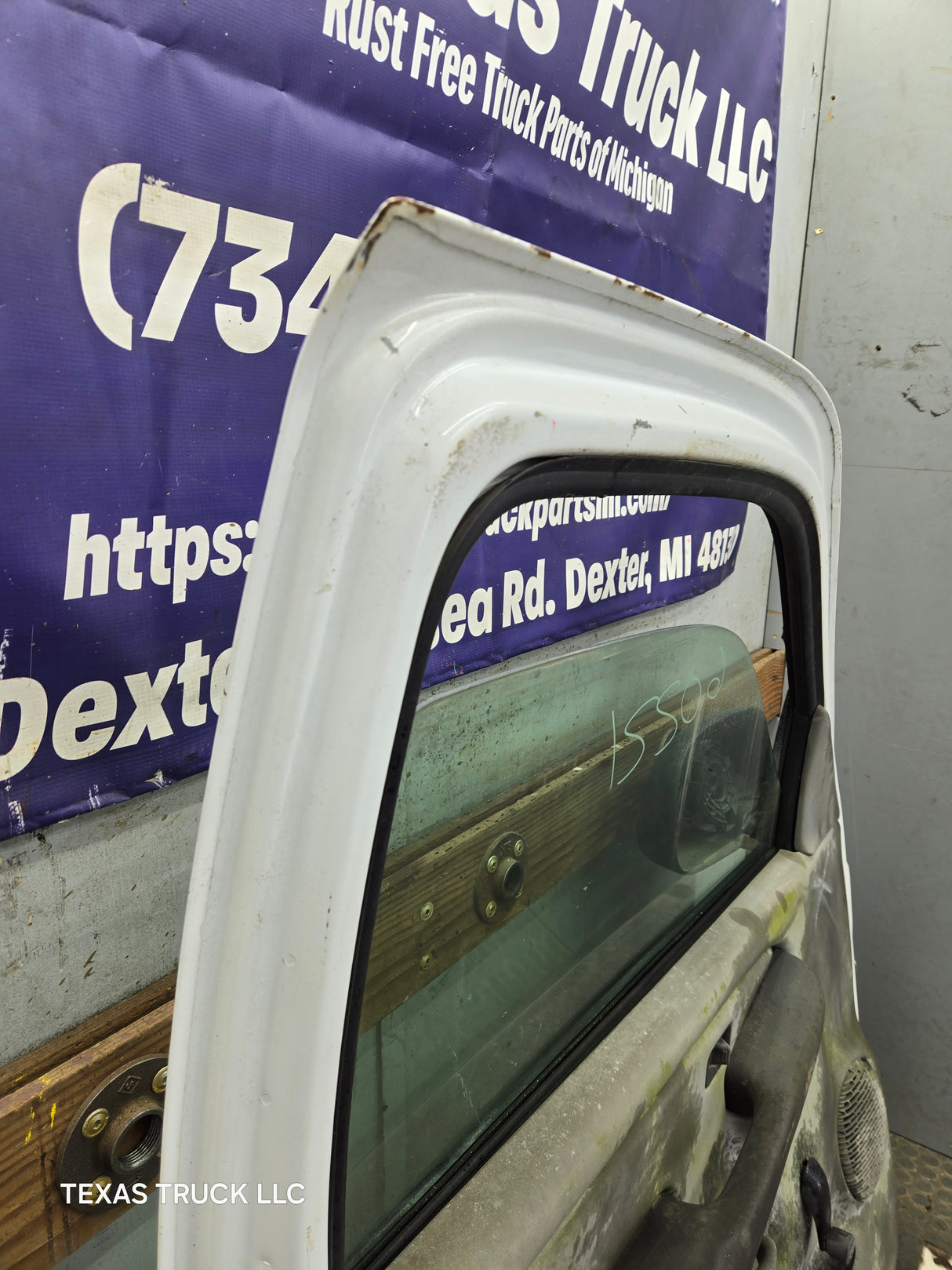 1999-2006 Chevrolet Silverado / GMC Sierra 1500 2500 3500 HD Front Driver Side Door LH