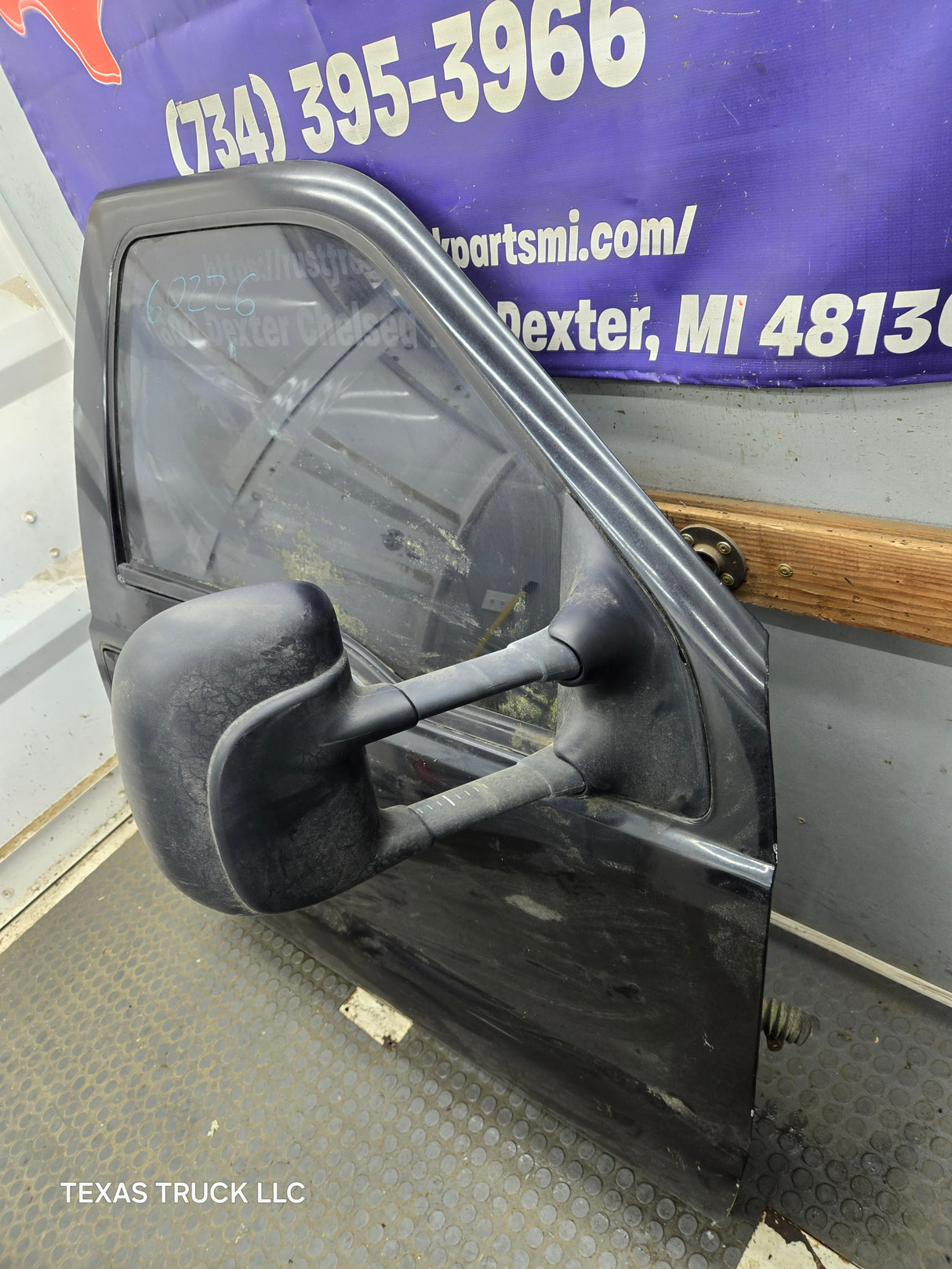 1999-2011 Ford Super Duty / Excursion Front Passenger RH Door F250 F350 F450 F550 - Black