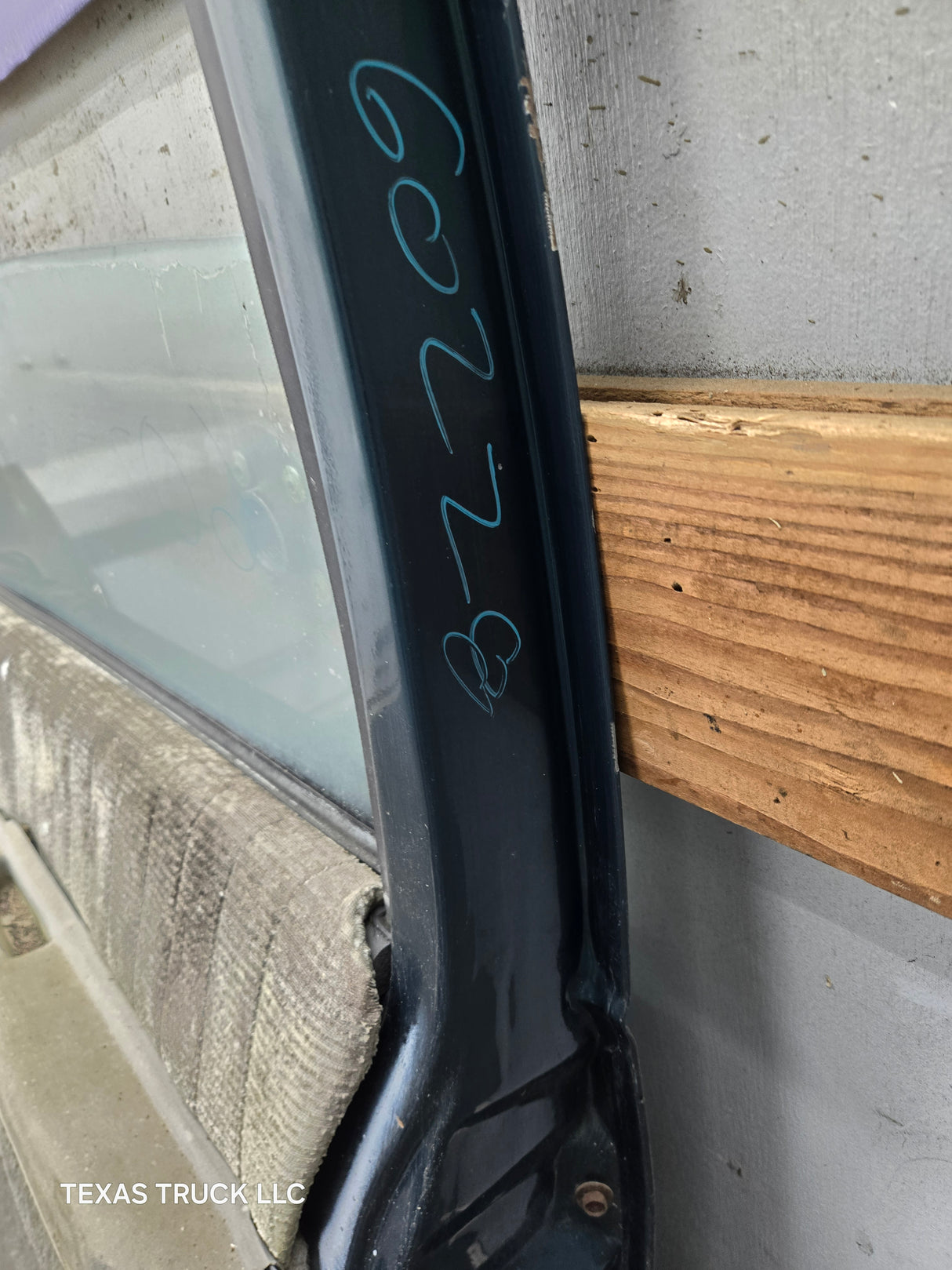 1988-2000 Chevrolet Silverado Suburban GMC Sierra RH Front Passenger Door