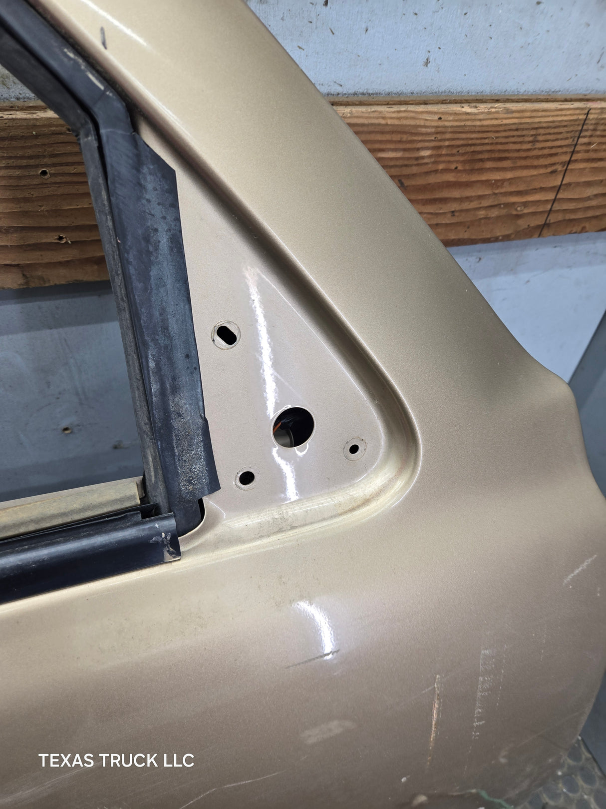 1999-2006 Chevrolet Silverado / GMC Sierra 1500 2500 3500 HD Front Passenger side Door RH