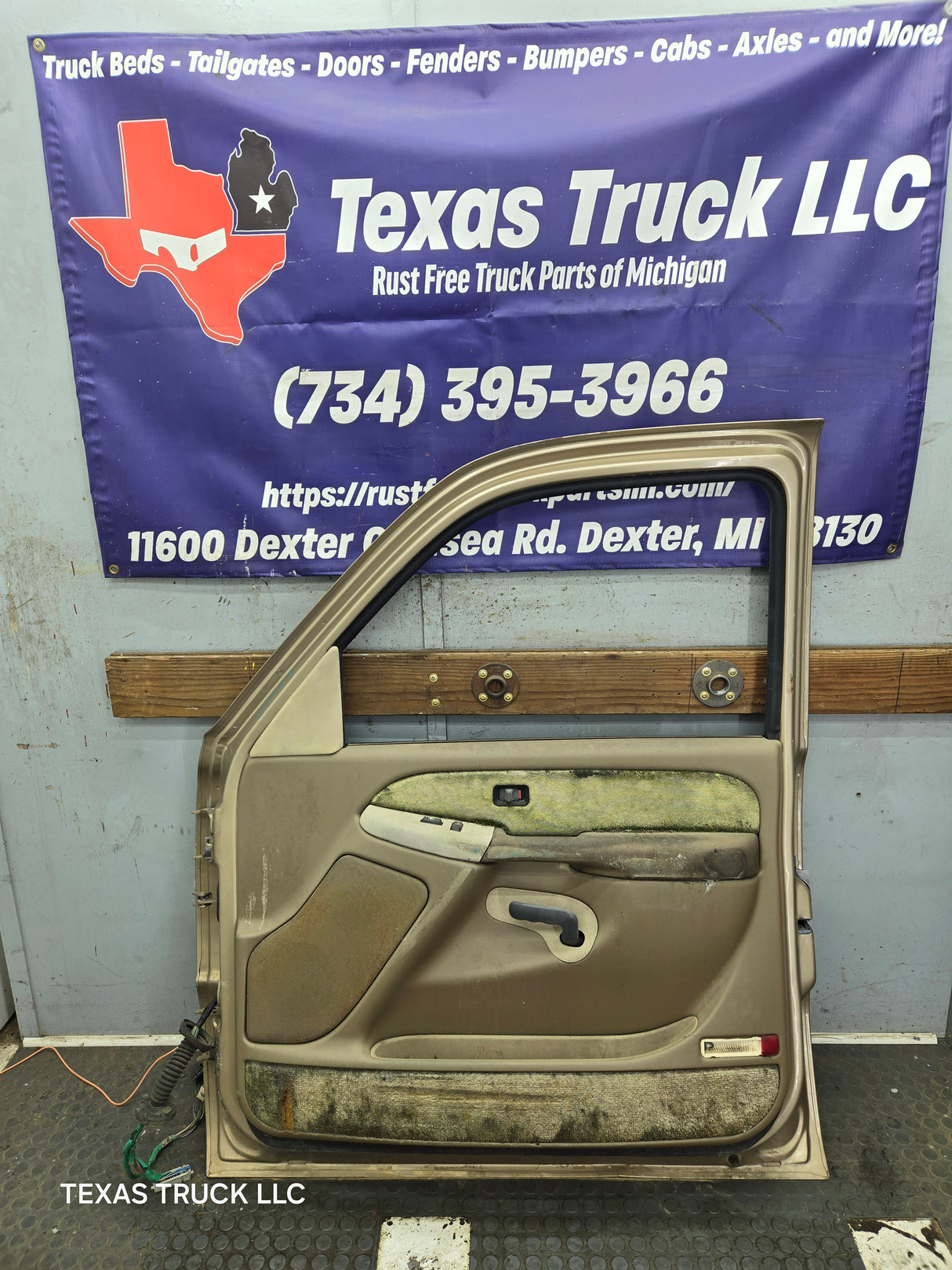 1999-2006 Chevrolet Silverado / GMC Sierra 1500 2500 3500 HD Front Passenger side Door RH