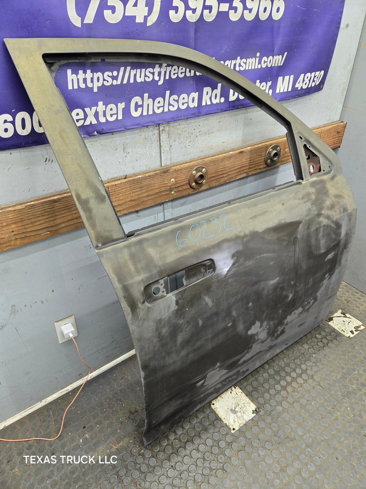 2009-2018 Dodge Ram 4th Gen Passenger Side RH Front Quad Crew Cab Door 1500 2500 3500 4500 5500