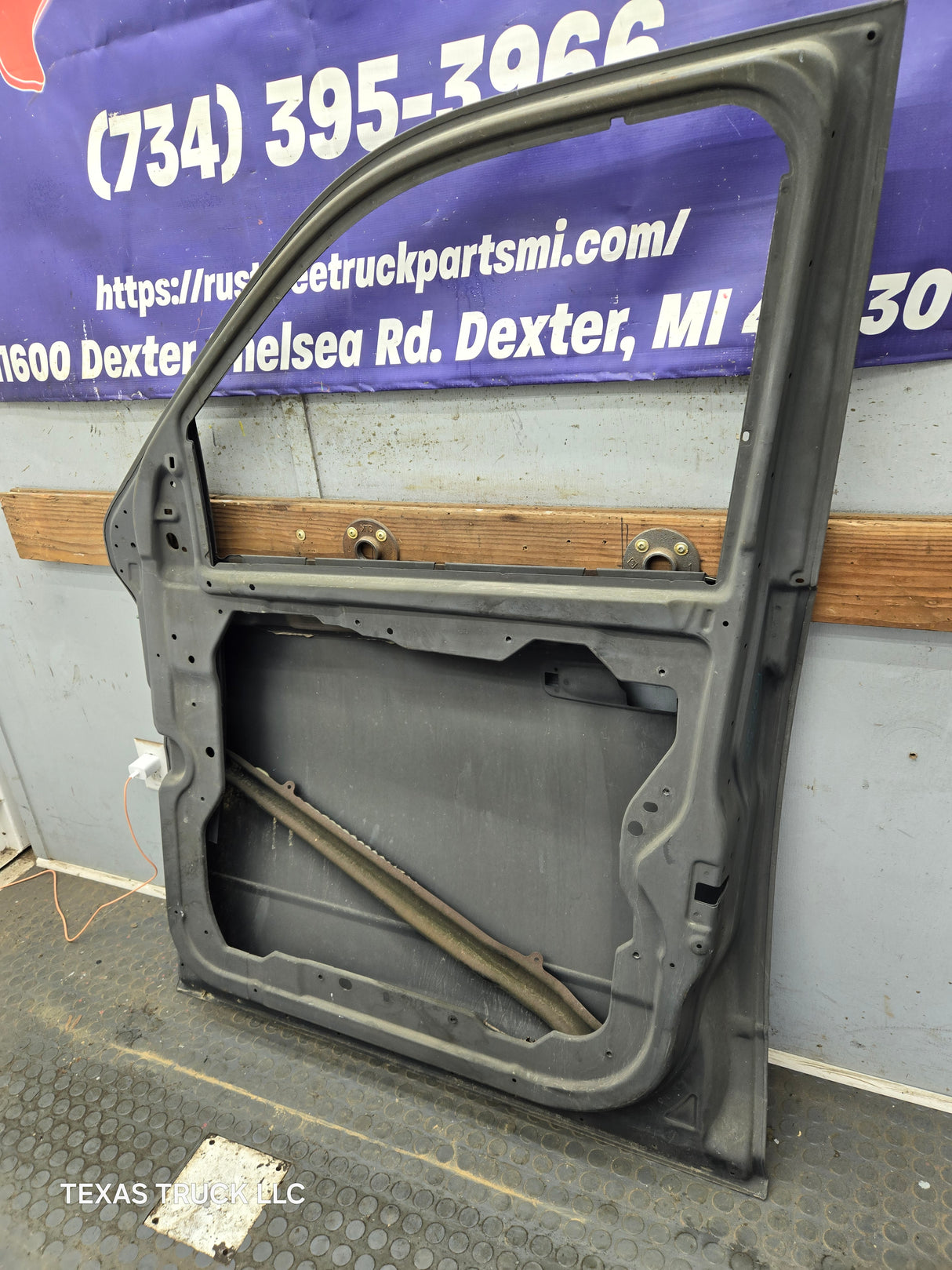 2009-2018 Dodge Ram 4th Gen Passenger Side RH Front Quad Crew Cab Door 1500 2500 3500 4500 5500