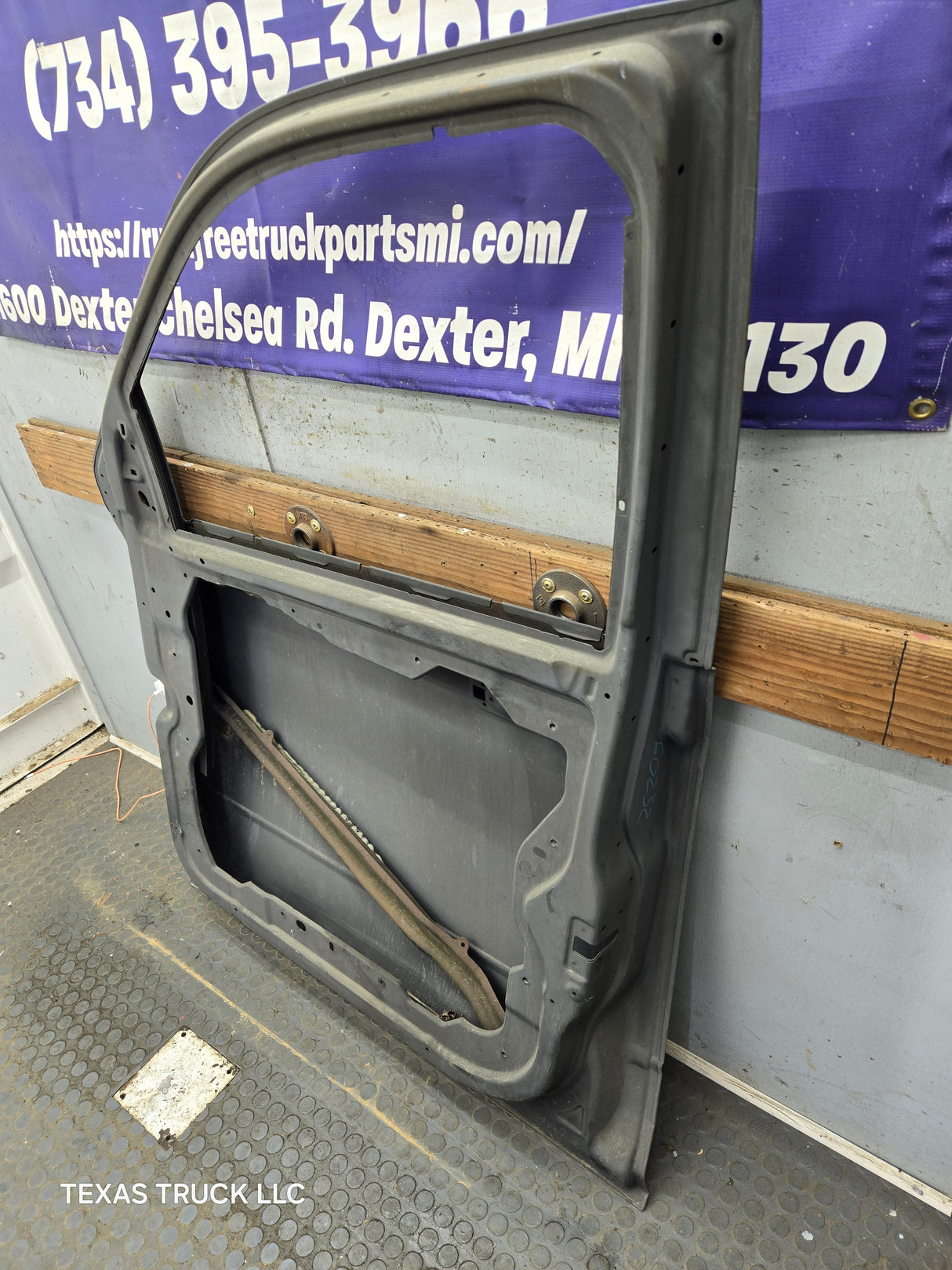 2009-2018 Dodge Ram 4th Gen Passenger Side RH Front Quad Crew Cab Door 1500 2500 3500 4500 5500