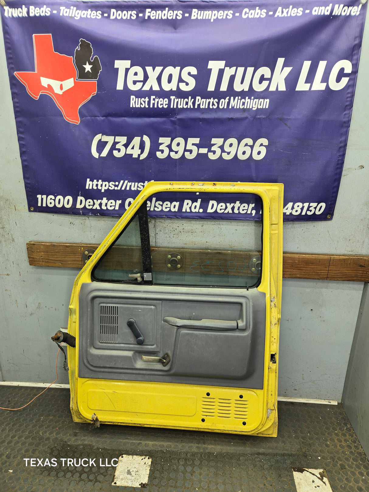 1987-1997 Ford F Series F250 F350 F450 F550 Passenger Side Front Door RH