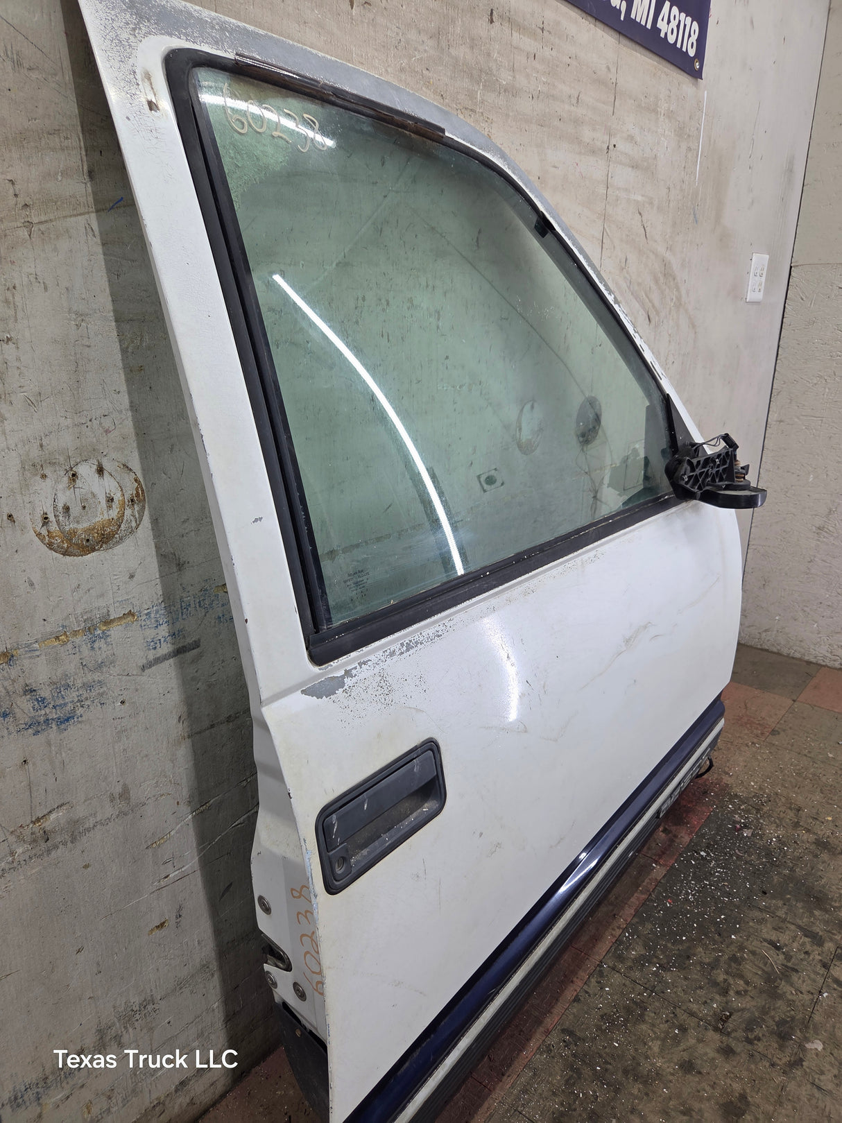 1988-2000 Chevrolet Silverado Suburban GMC Sierra RH Front Passenger Door