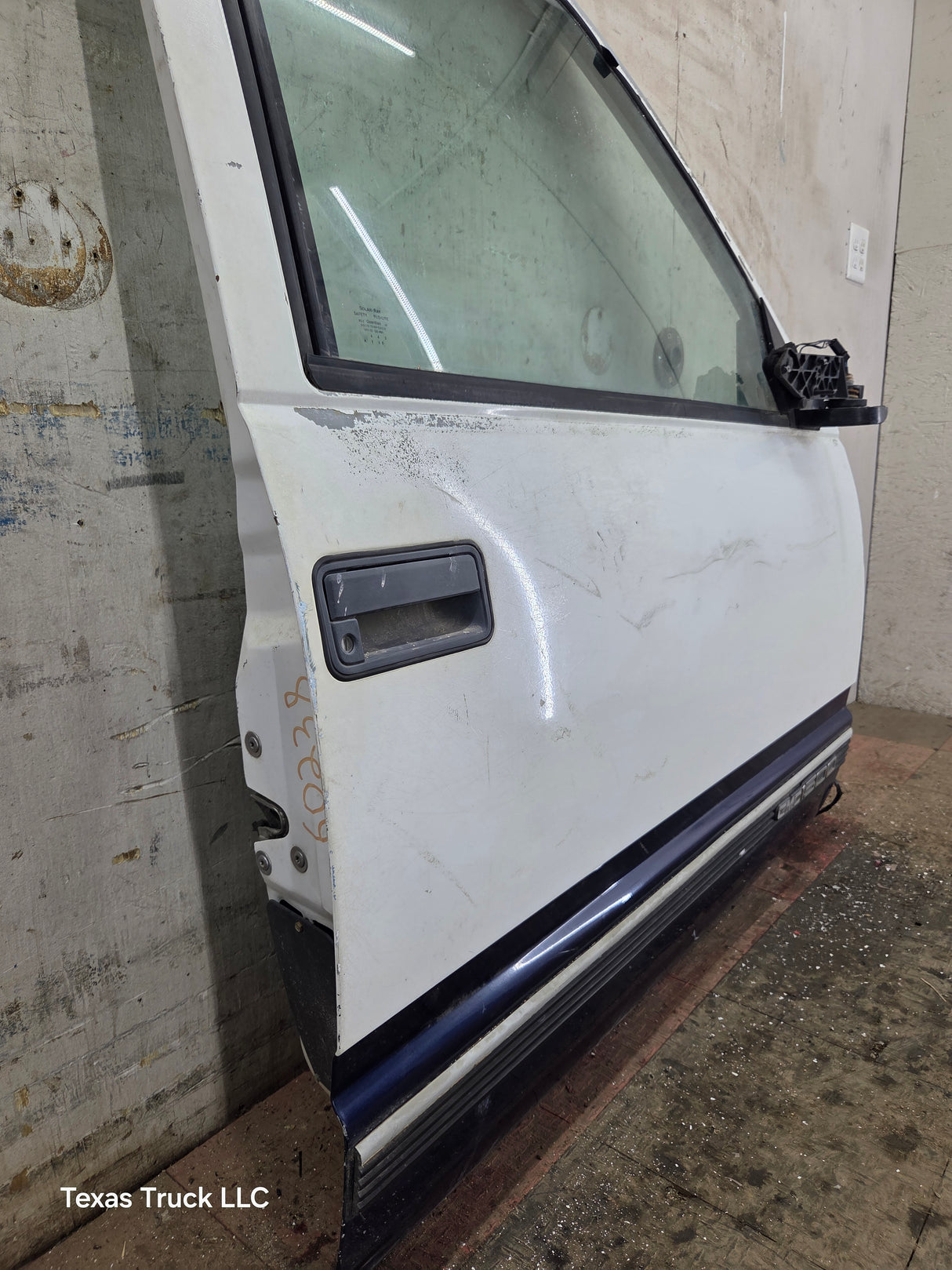 1988-2000 Chevrolet Silverado Suburban GMC Sierra RH Front Passenger Door