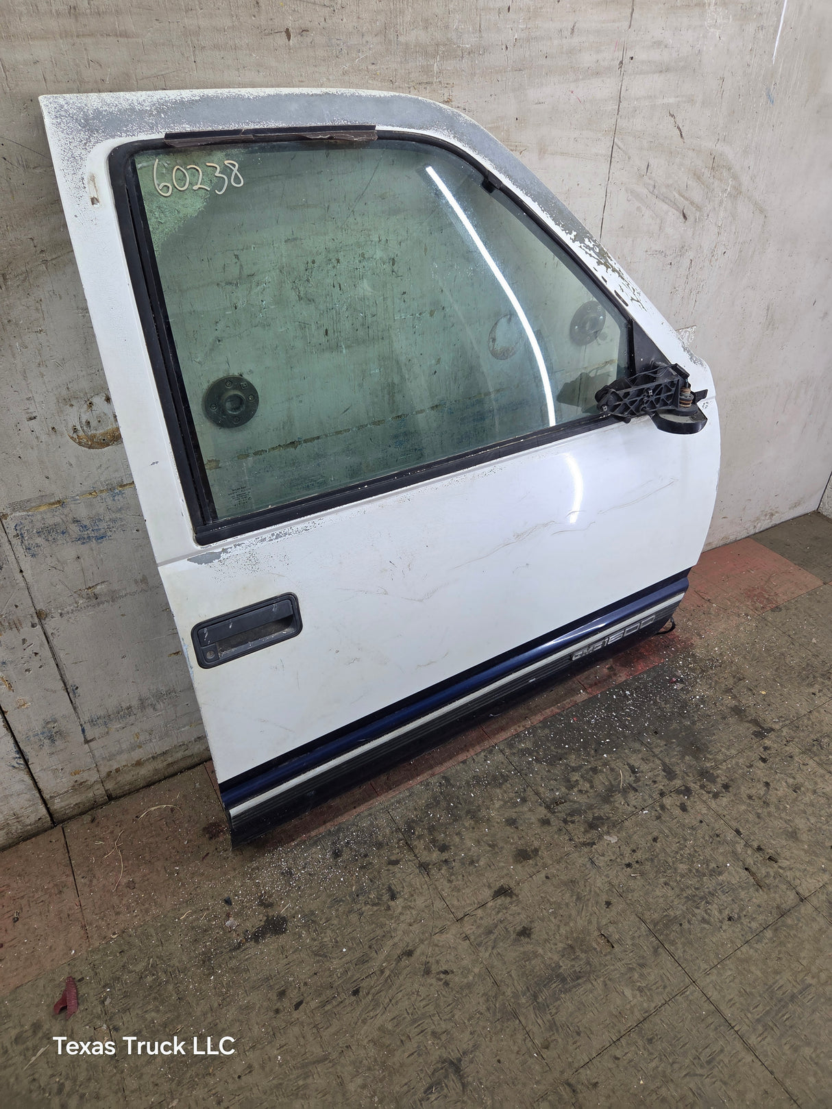 1988-2000 Chevrolet Silverado Suburban GMC Sierra RH Front Passenger Door