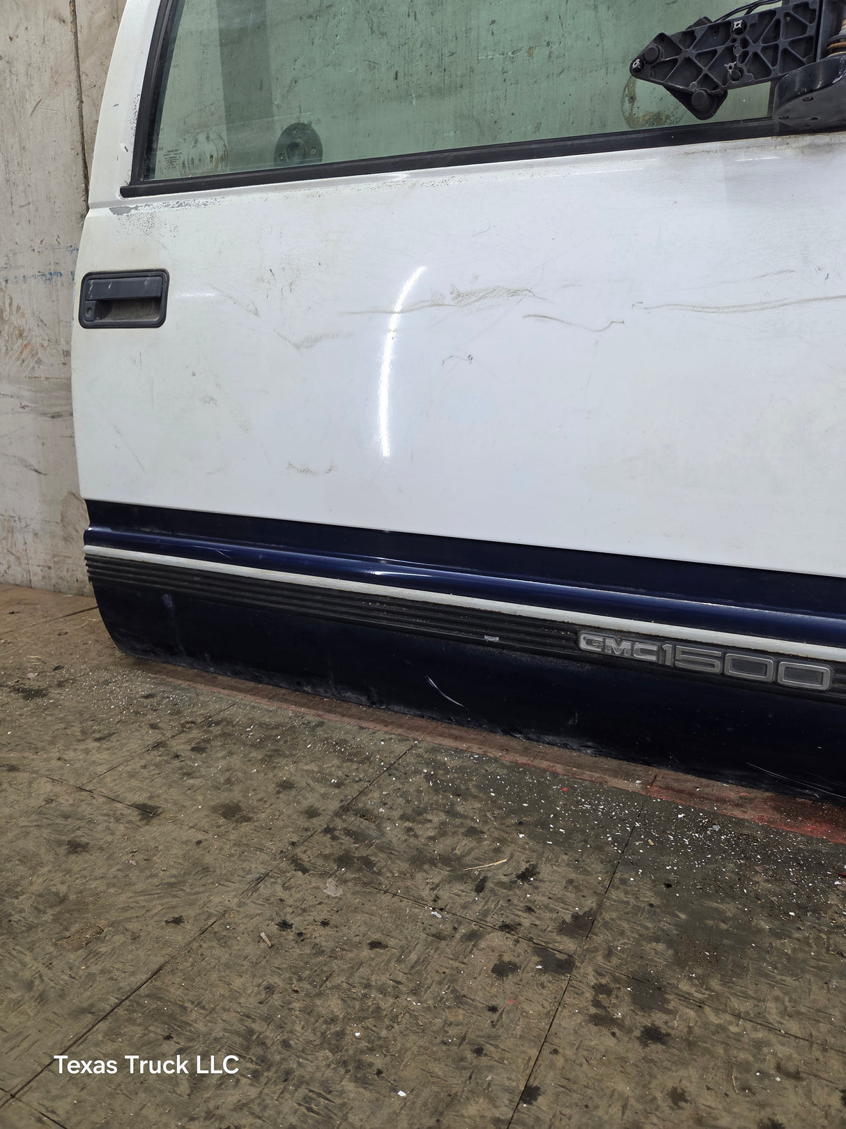 1988-2000 Chevrolet Silverado Suburban GMC Sierra RH Front Passenger Door