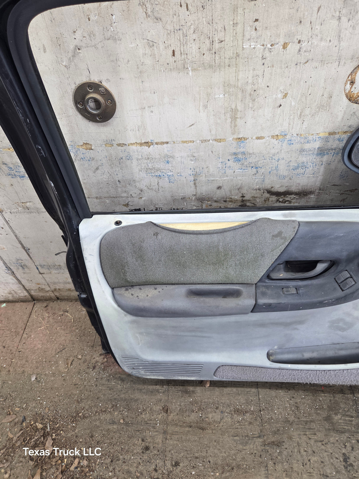 1993-2002 Ford Ranger Driver Side Front Left Hand Door