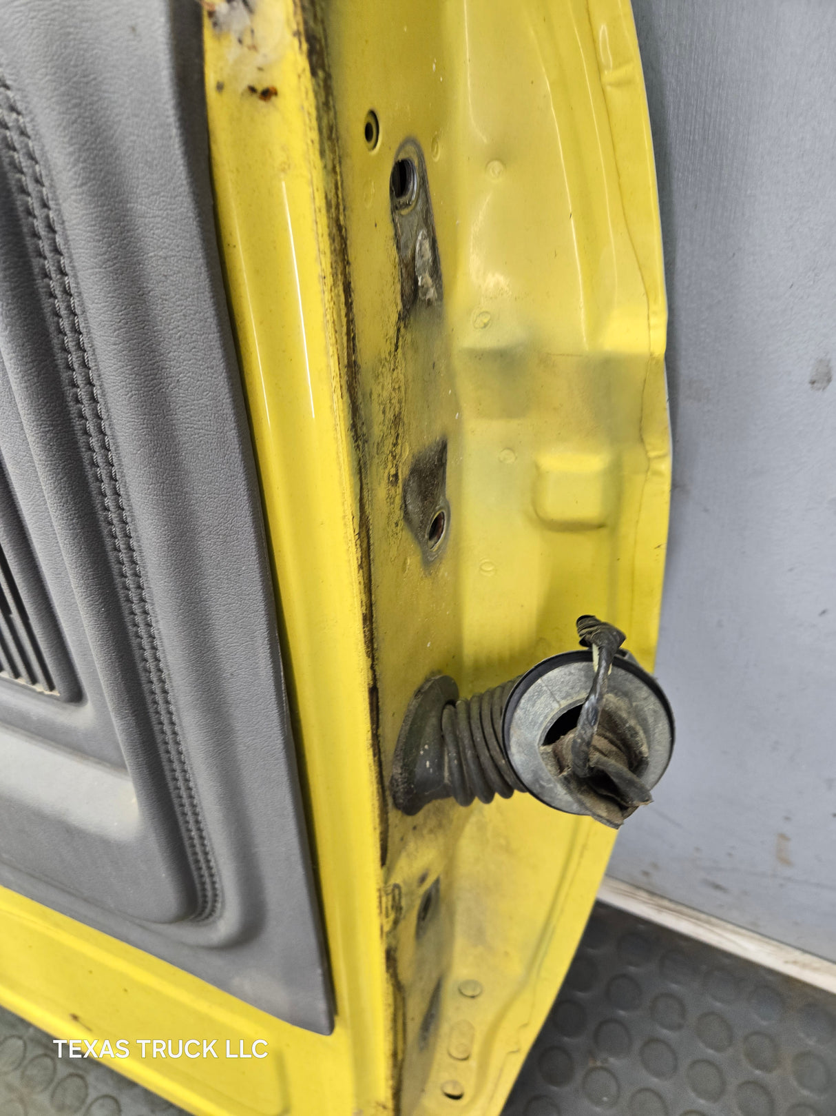 1987-1997 Ford F Series F250 F350 F450 F550 Driver Side Front Door LH