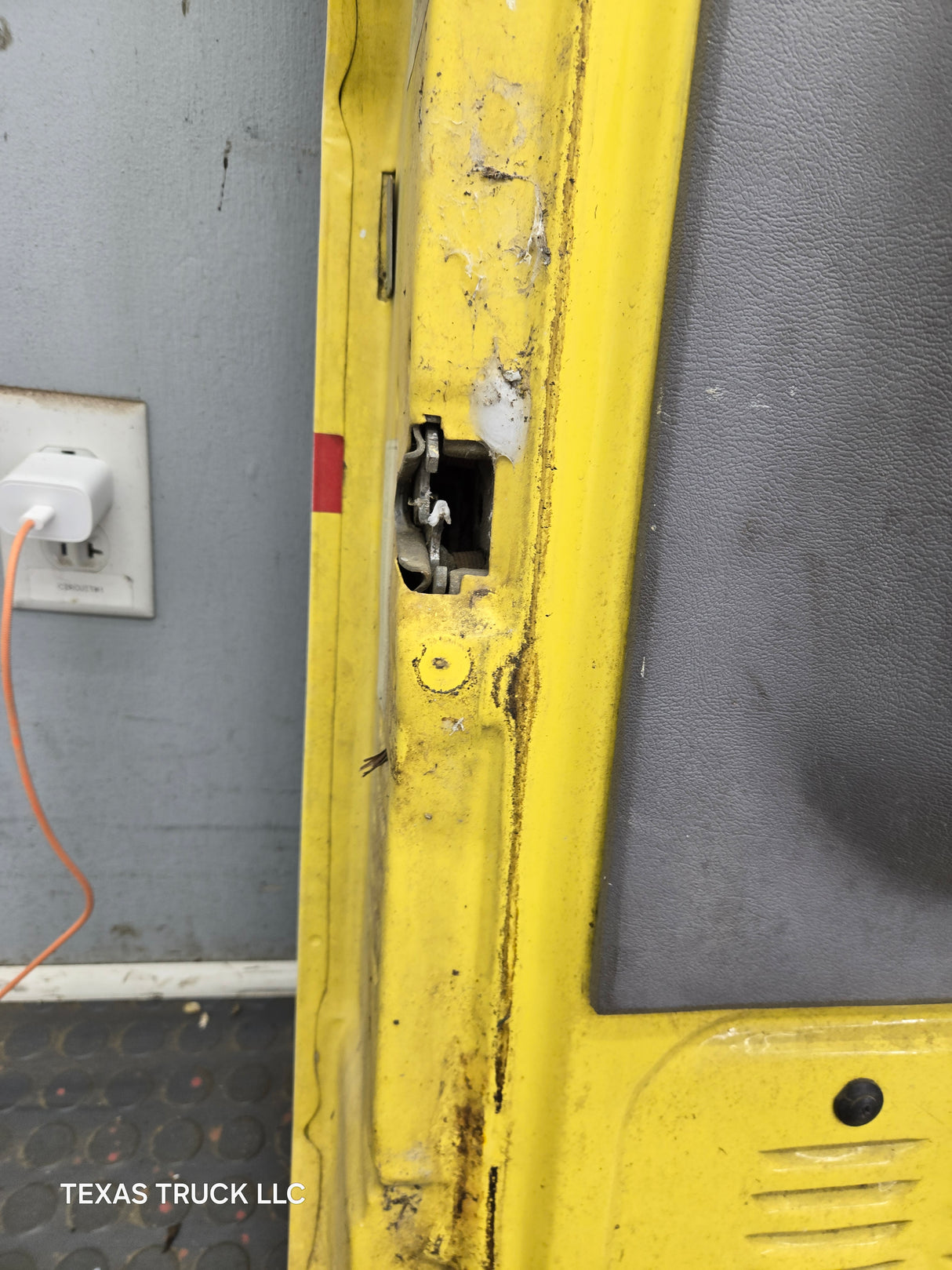 1987-1997 Ford F Series F250 F350 F450 F550 Driver Side Front Door LH