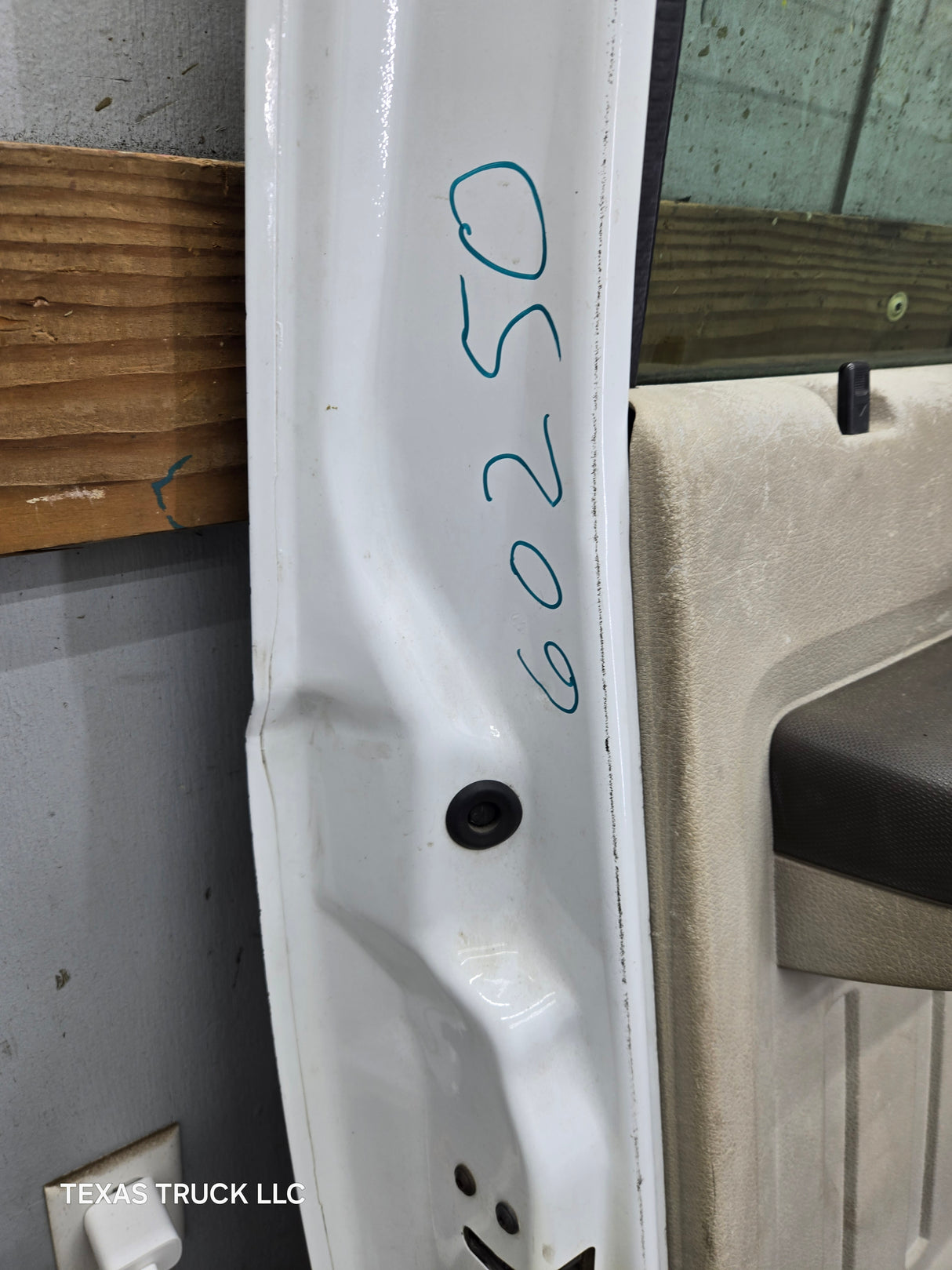 1999-2011 Ford Super Duty LH Driver Side Front Door F250 F350 F450 F550
