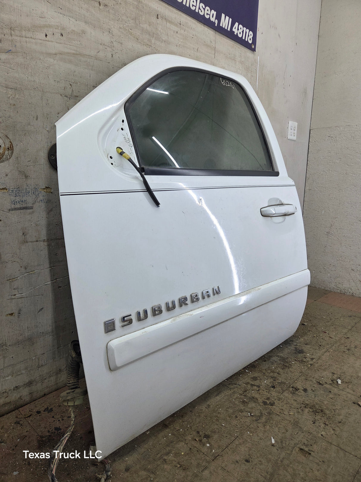 2007-2013 Chevrolet Silverado / GMC Sierra 1500 2500 3500 HD LH Front Driver Side Door