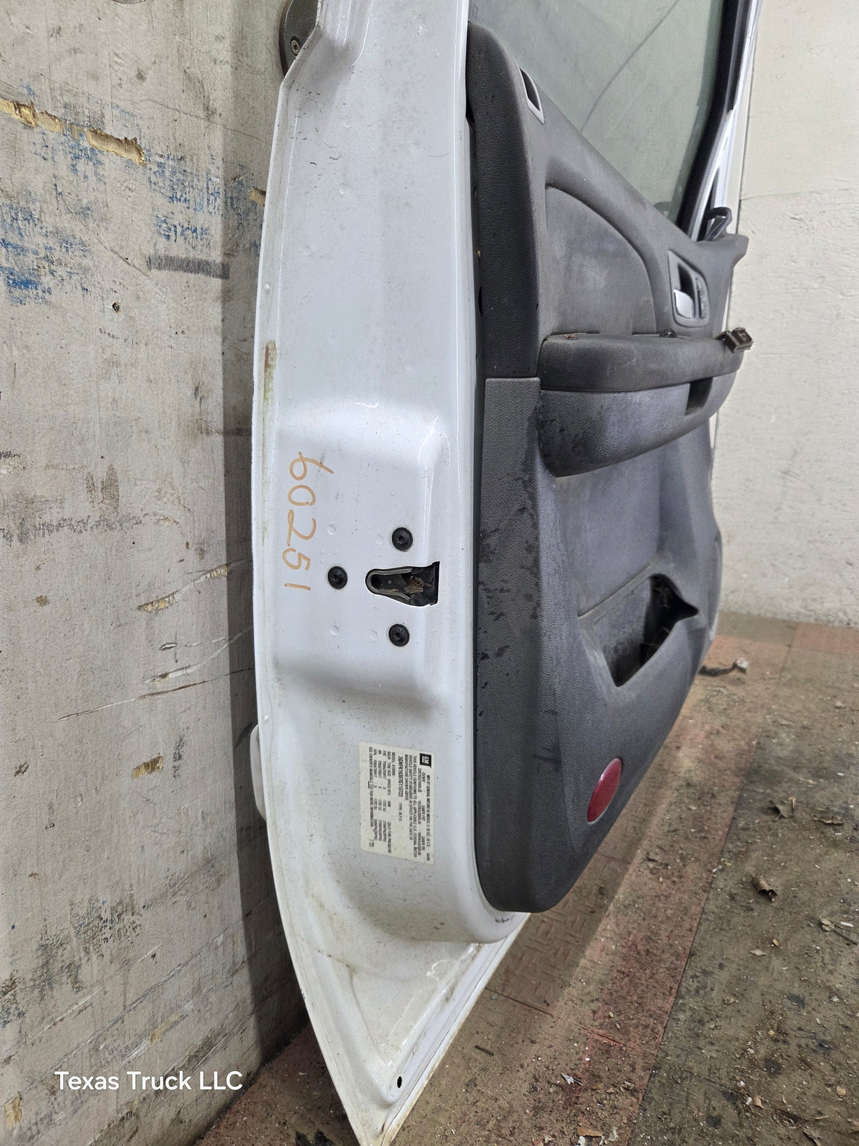 2007-2013 Chevrolet Silverado / GMC Sierra 1500 2500 3500 HD LH Front Driver Side Door