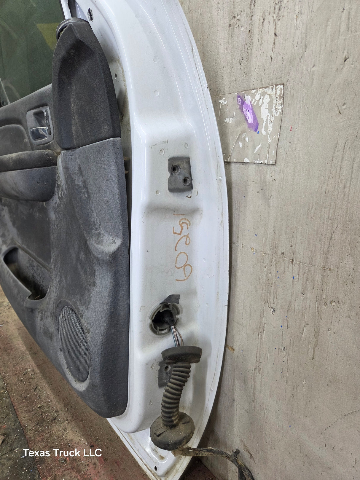 2007-2013 Chevrolet Silverado / GMC Sierra 1500 2500 3500 HD LH Front Driver Side Door