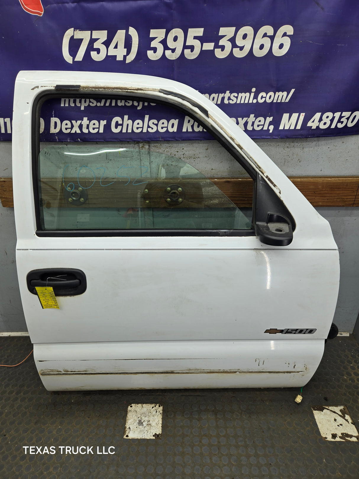 1999-2006 Chevrolet Silverado / GMC Sierra 1500 2500 3500 HD Front Passenger side Door RH