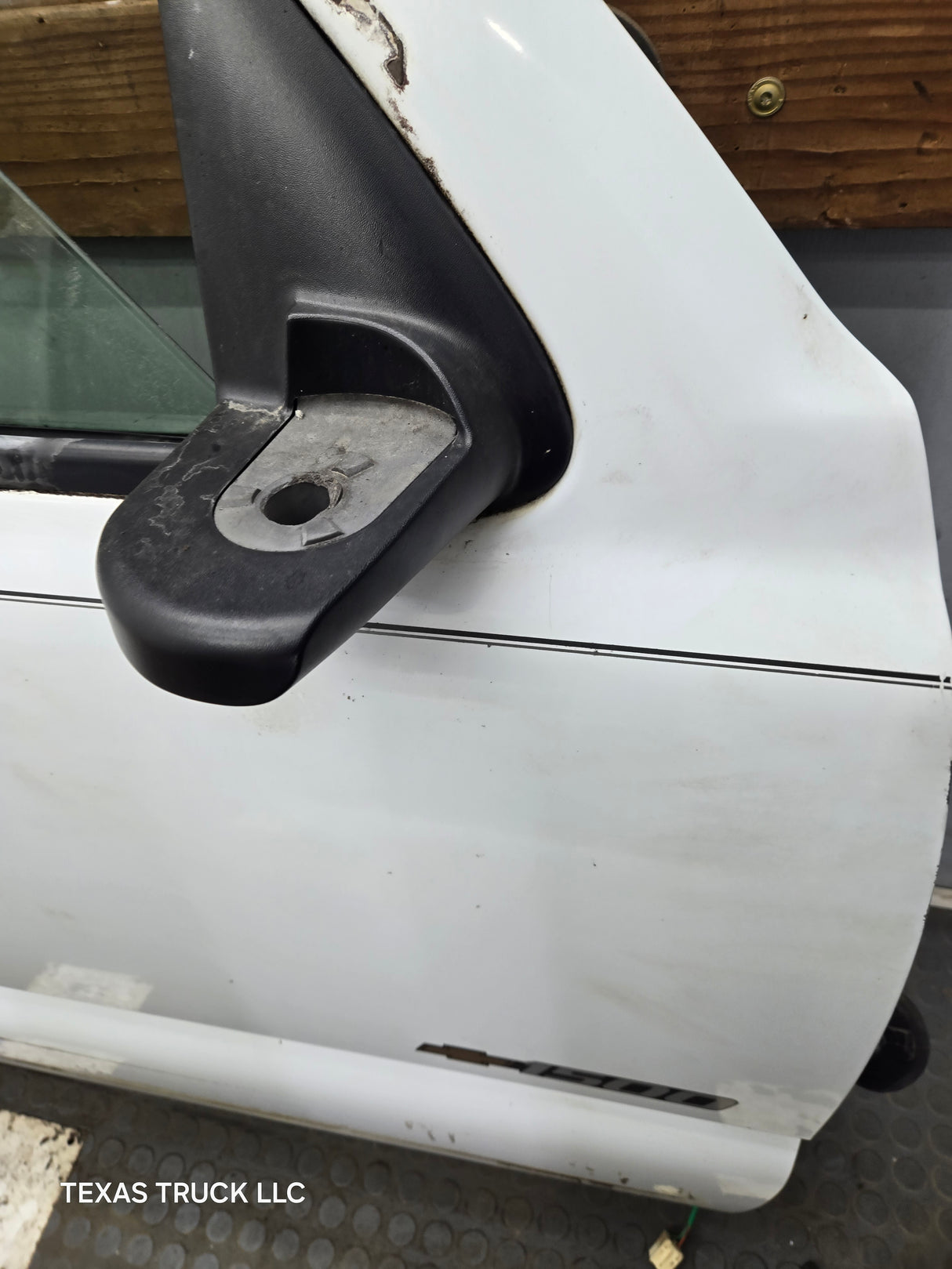 1999-2006 Chevrolet Silverado / GMC Sierra 1500 2500 3500 HD Front Passenger side Door RH