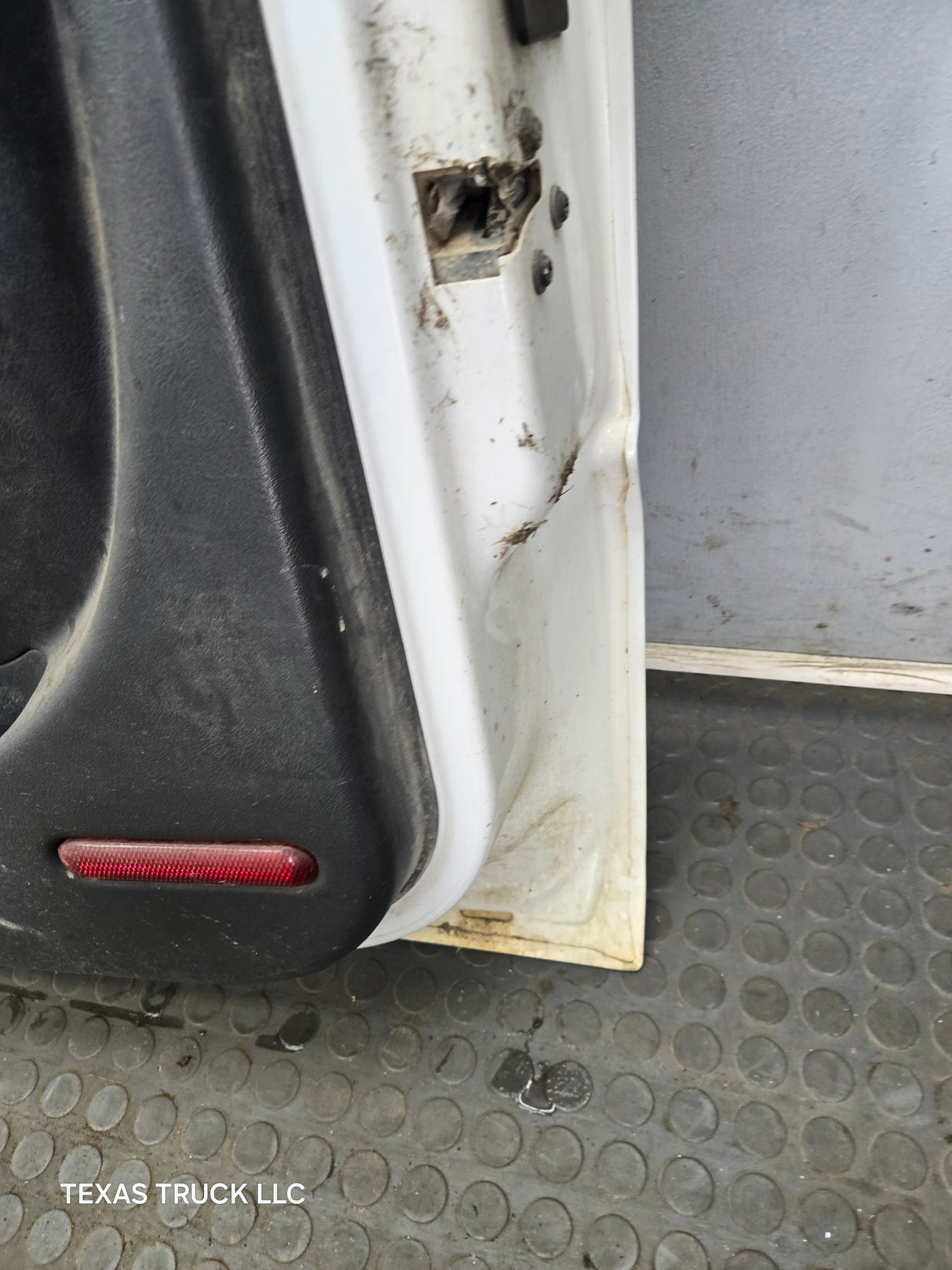 1999-2006 Chevrolet Silverado / GMC Sierra 1500 2500 3500 HD Front Passenger side Door RH