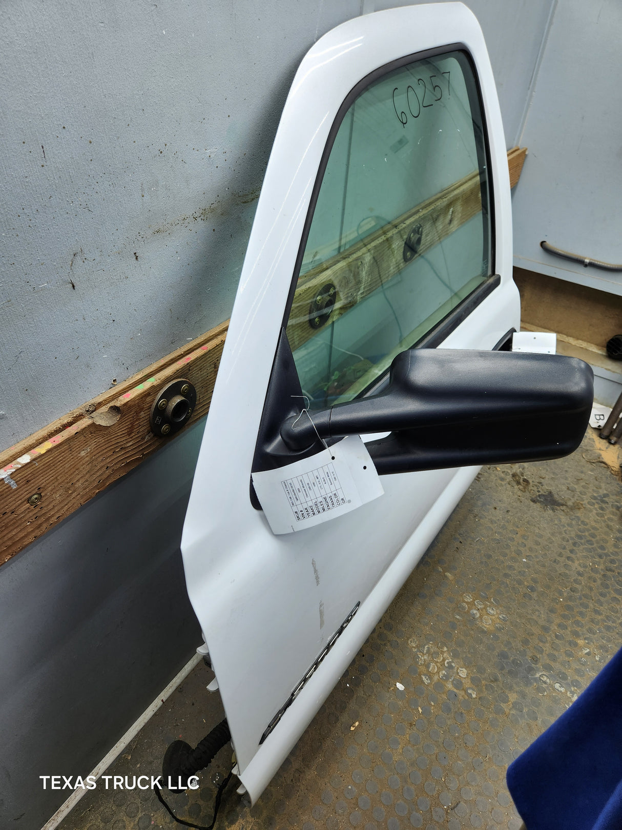 1999-2006 Chevrolet Silverado / GMC Sierra 1500 2500 3500 HD Front Driver Side Door LH