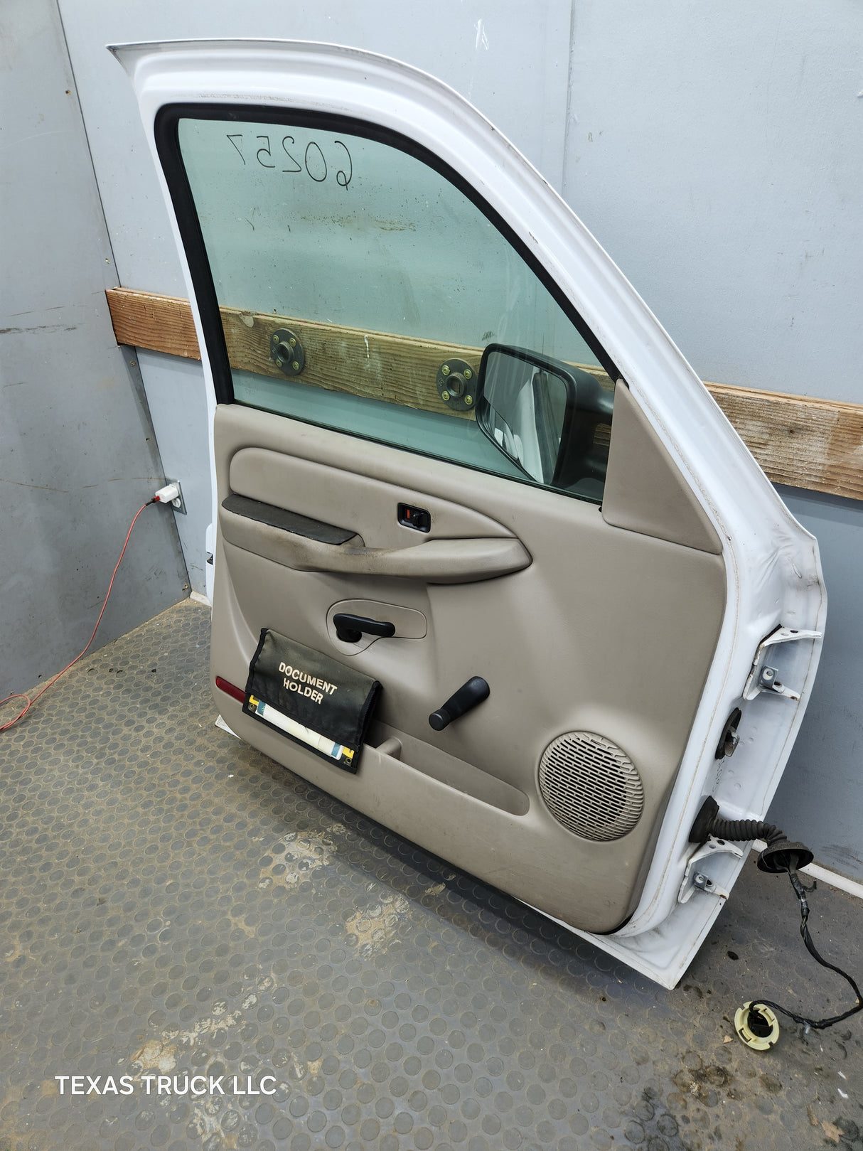 1999-2006 Chevrolet Silverado / GMC Sierra 1500 2500 3500 HD Front Driver Side Door LH