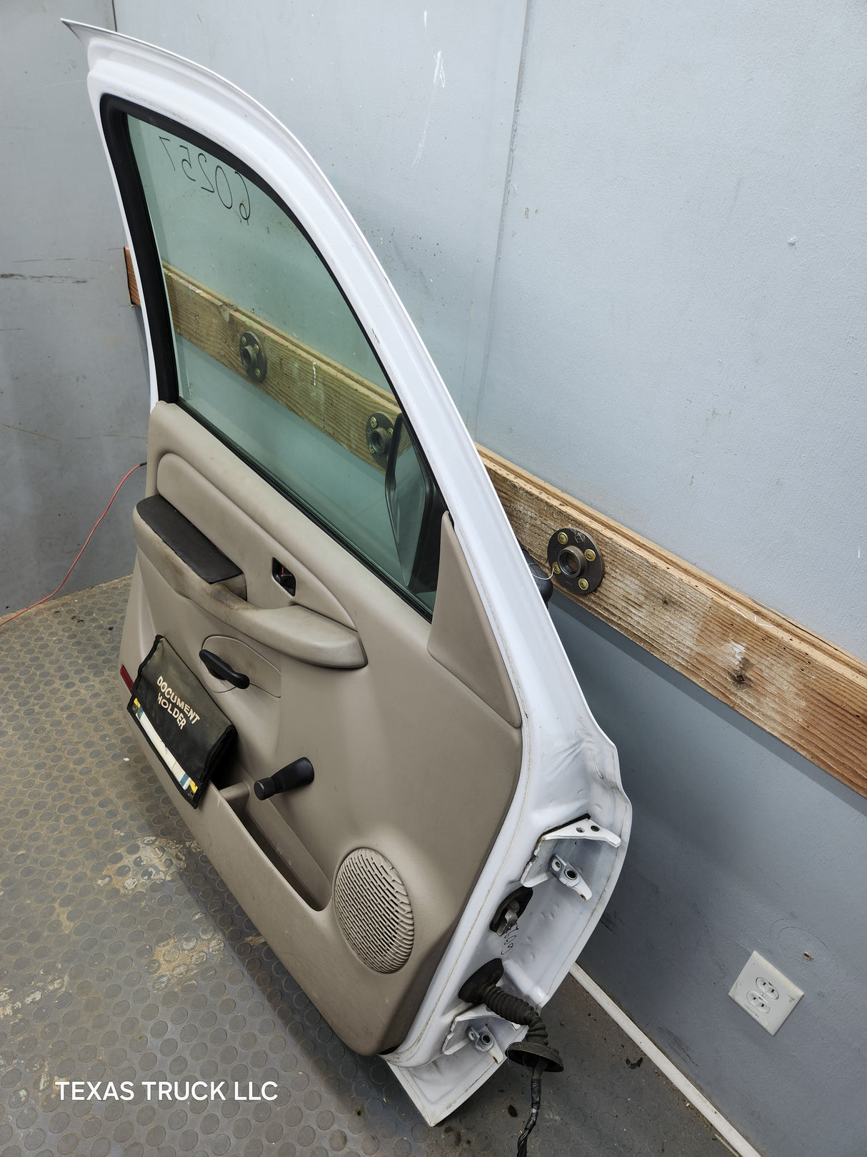 1999-2006 Chevrolet Silverado / GMC Sierra 1500 2500 3500 HD Front Driver Side Door LH