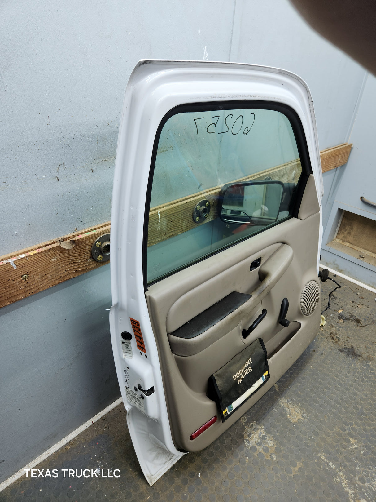 1999-2006 Chevrolet Silverado / GMC Sierra 1500 2500 3500 HD Front Driver Side Door LH