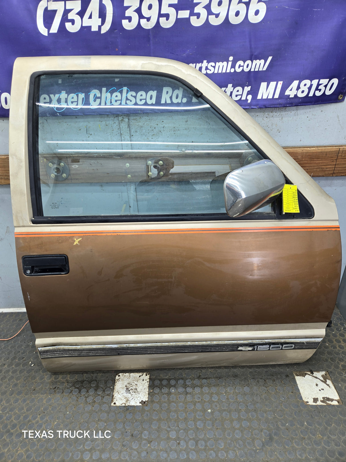 1988-2000 Chevrolet Silverado Suburban GMC Sierra RH Front Passenger Door