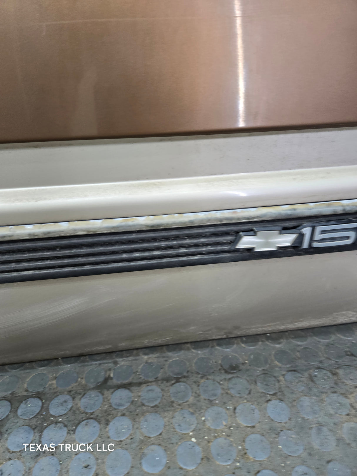 1988-2000 Chevrolet Silverado Suburban GMC Sierra RH Front Passenger Door