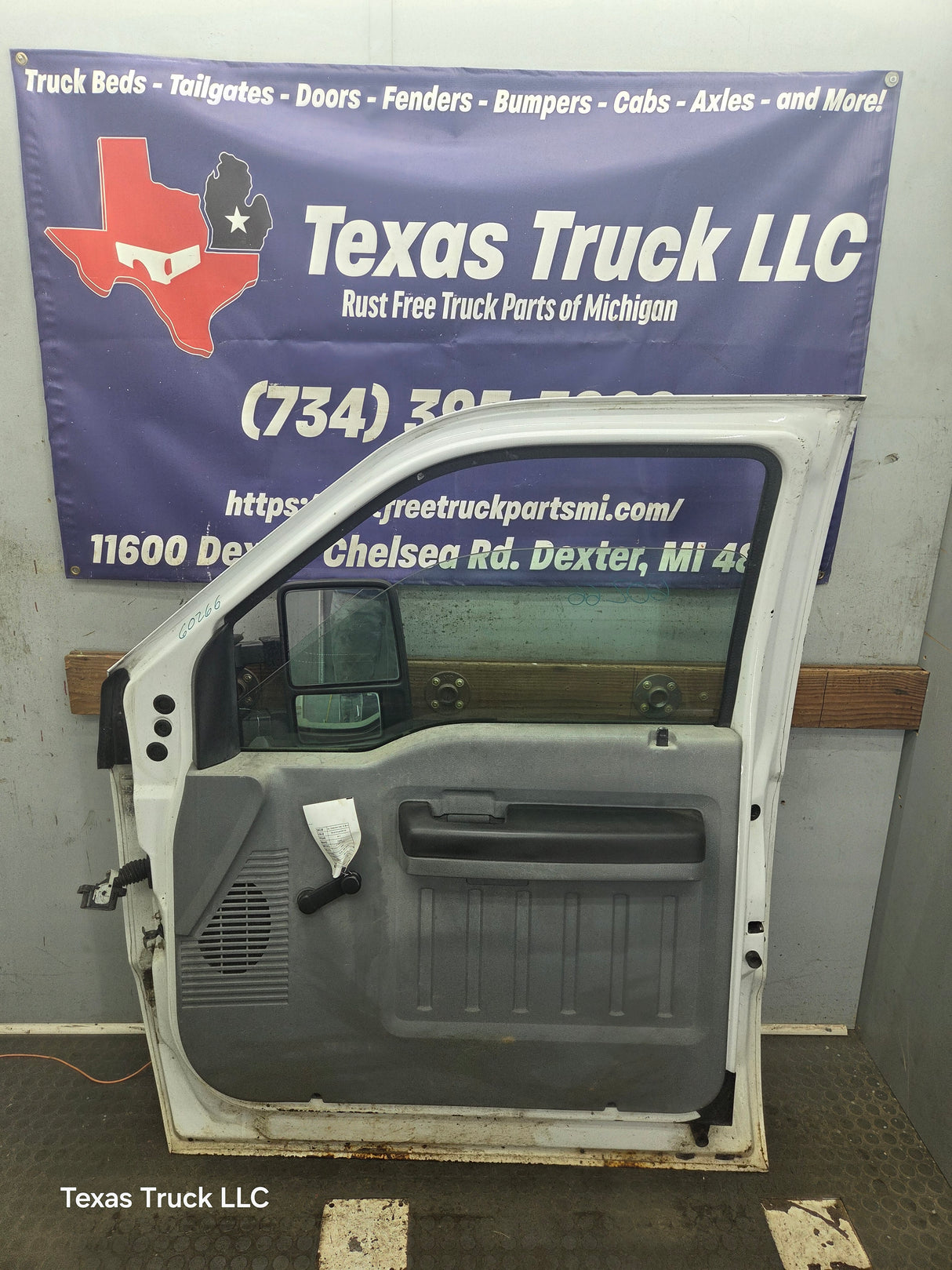 1999-2011 Ford Super Duty / Excursion Front Passenger RH Door F250 F350 F450 F550- Oxford White