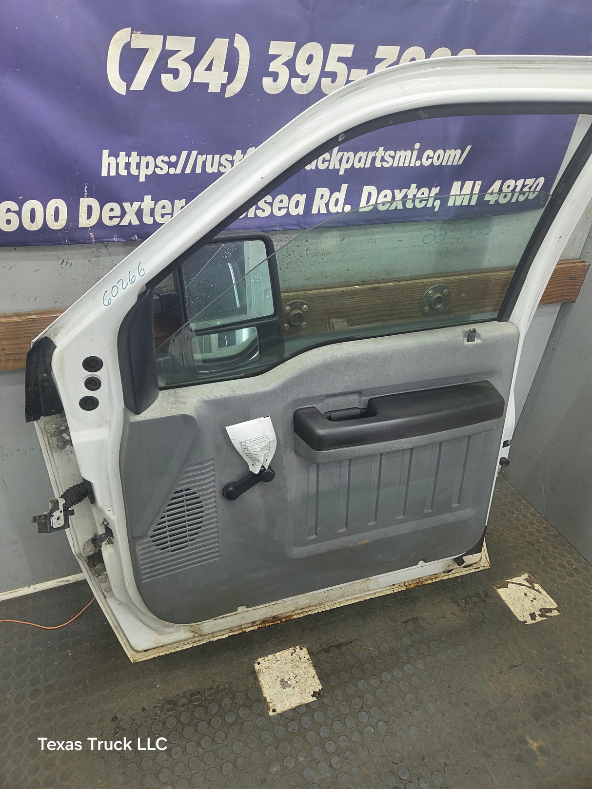 1999-2011 Ford Super Duty / Excursion Front Passenger RH Door F250 F350 F450 F550- Oxford White