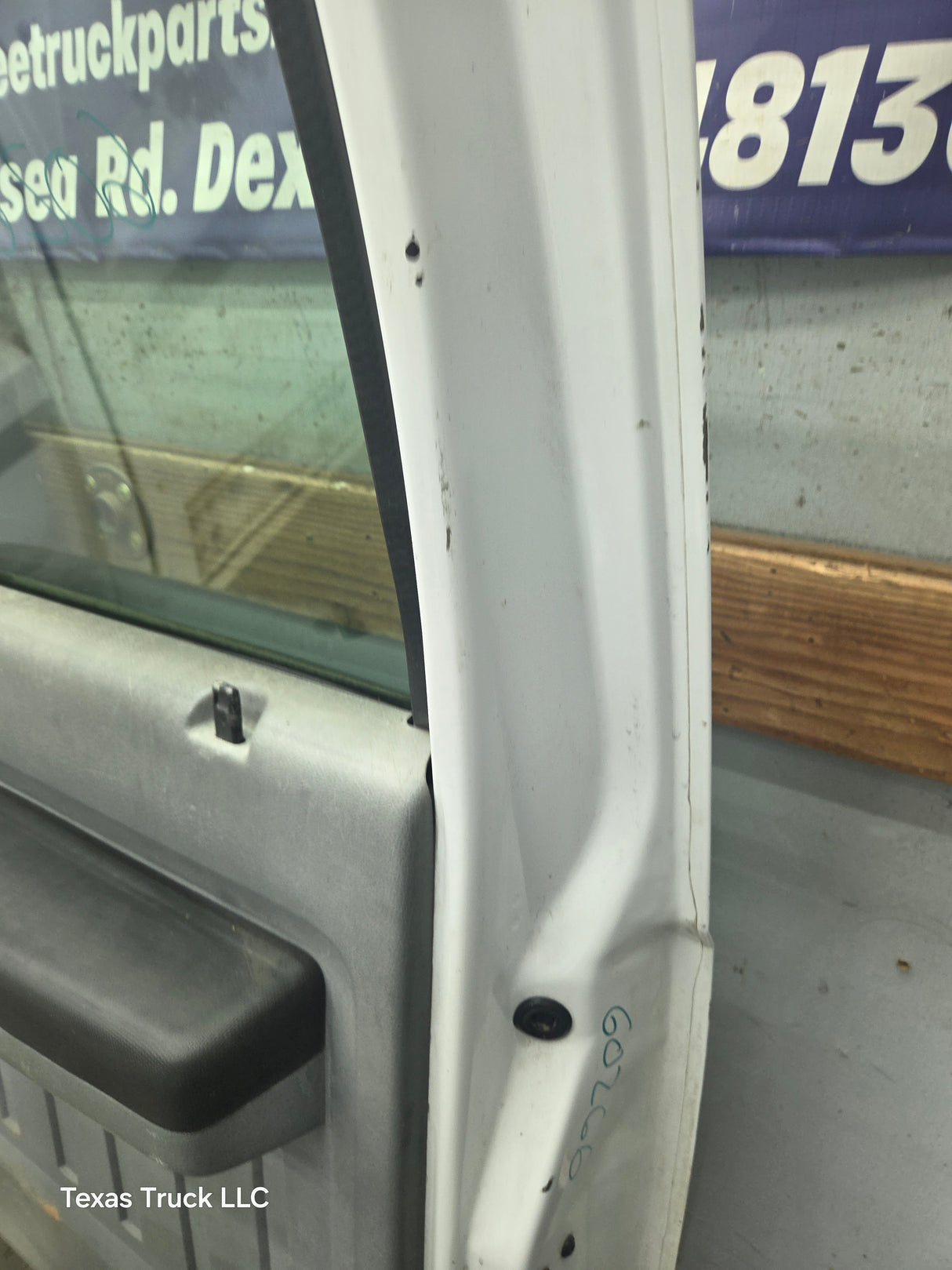 1999-2011 Ford Super Duty / Excursion Front Passenger RH Door F250 F350 F450 F550- Oxford White