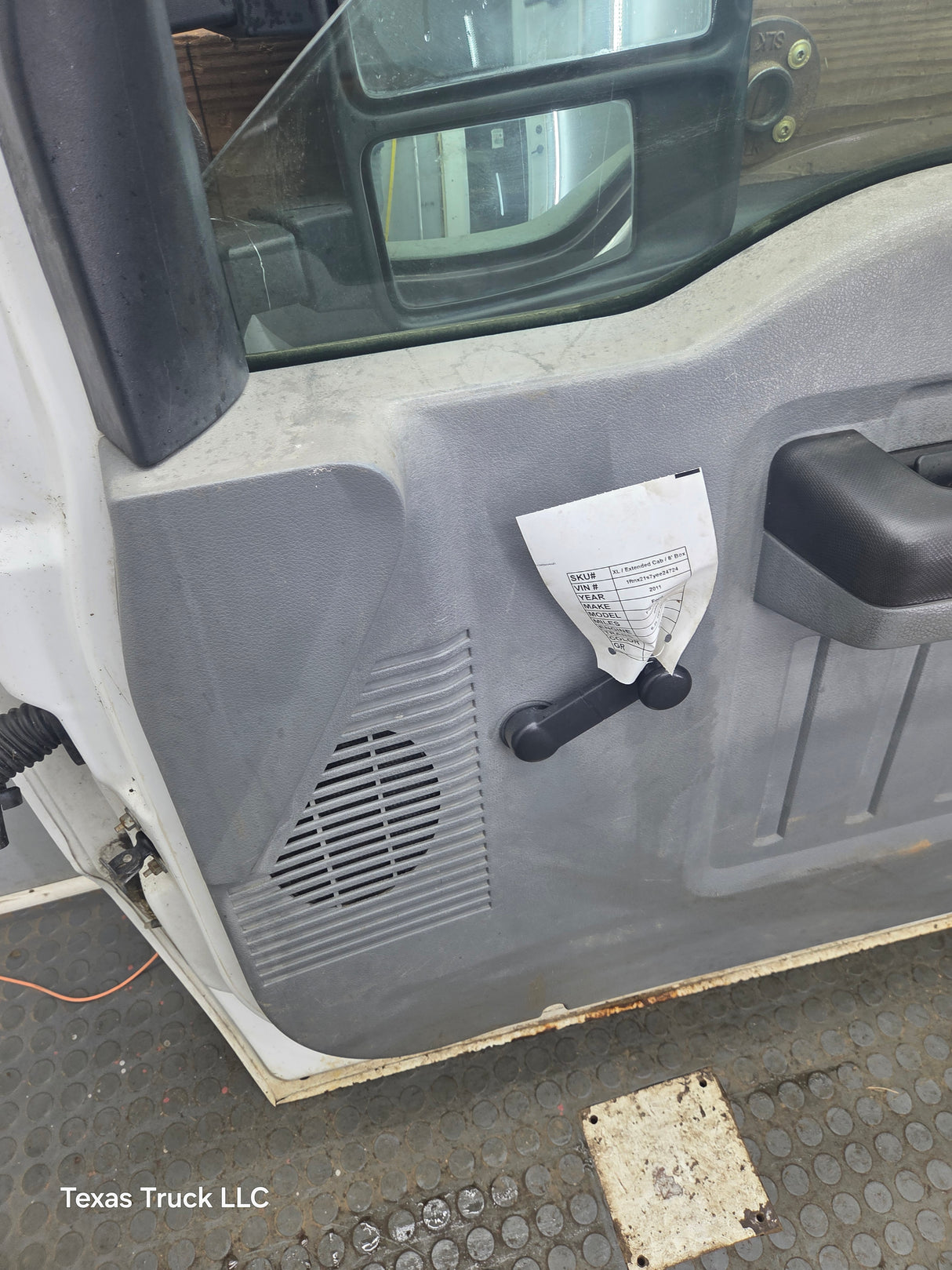 1999-2011 Ford Super Duty / Excursion Front Passenger RH Door F250 F350 F450 F550- Oxford White