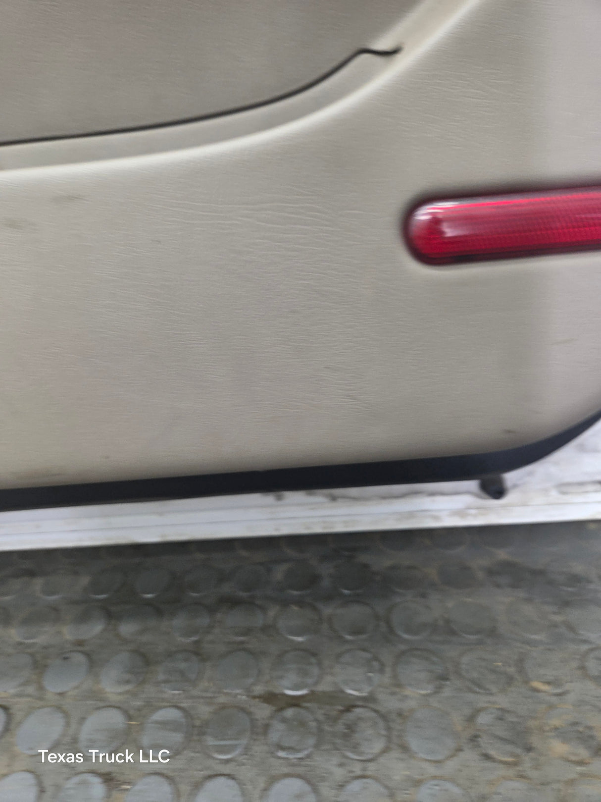 1999-2006 Chevrolet Silverado / GMC Sierra 1500 2500 3500 HD Front Passenger side Door RH