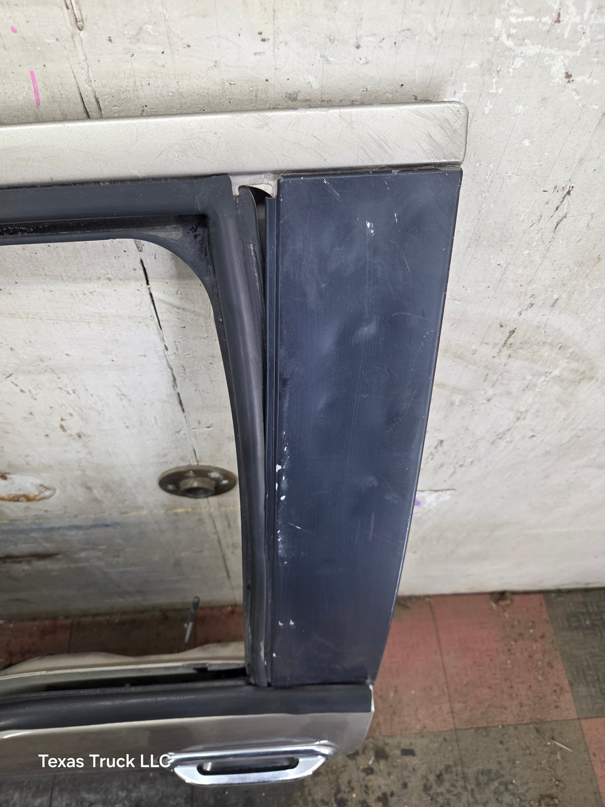2004-2008 Ford F150 Crew Cab Driver Side Front Door LH