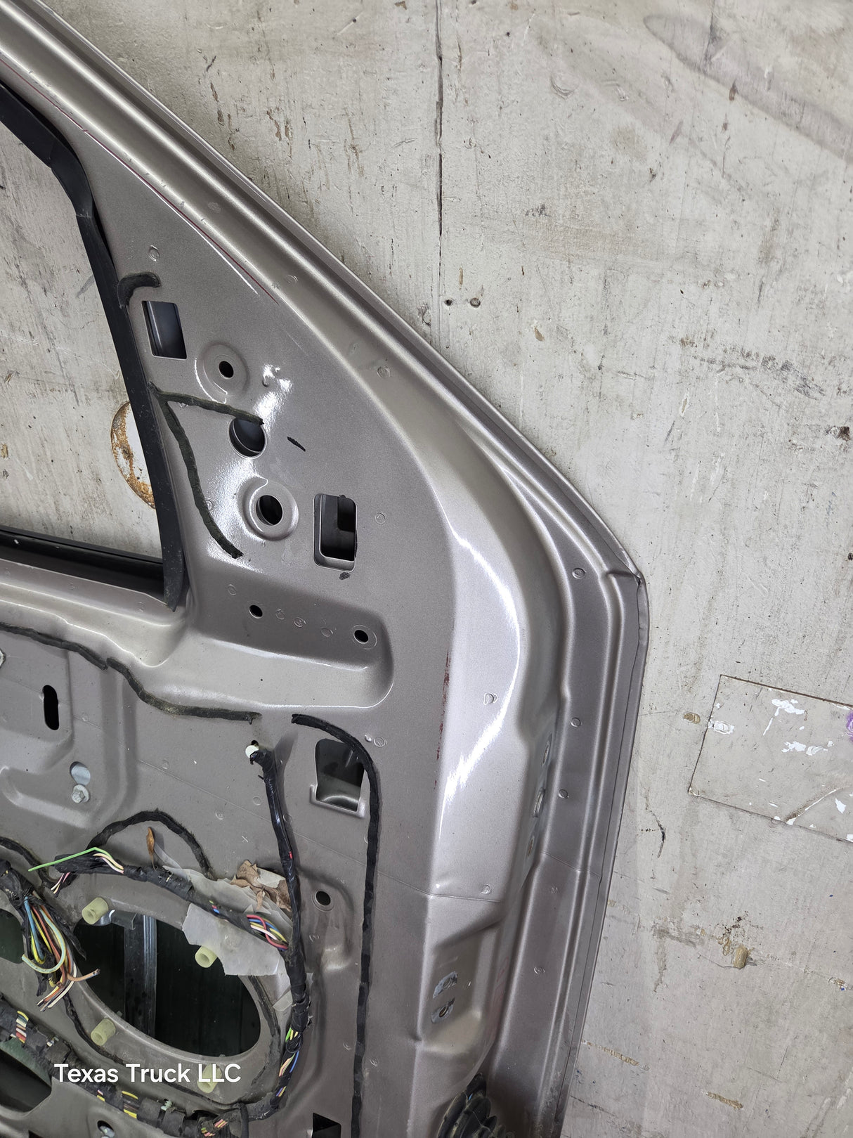2004-2008 Ford F150 Crew Cab Driver Side Front Door LH