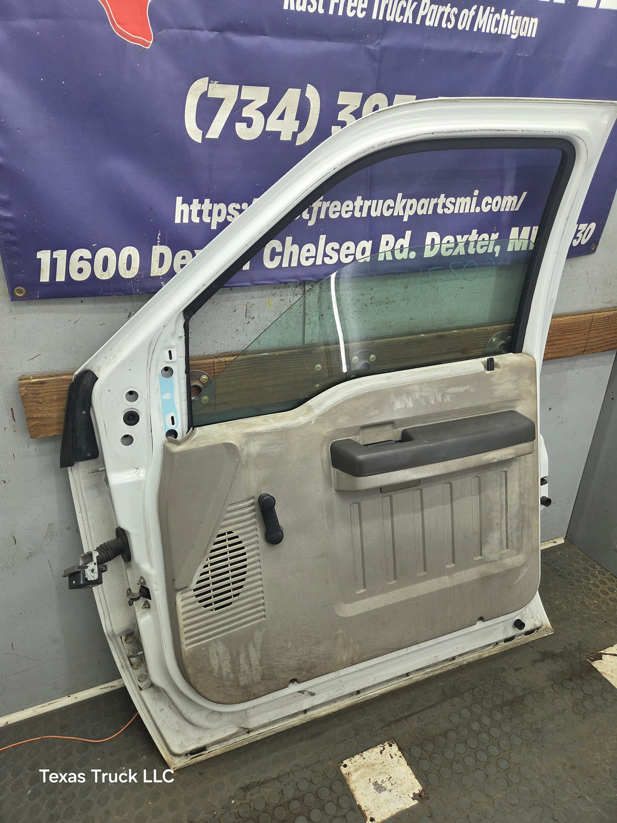 1999-2011 Ford Super Duty / Excursion Front Passenger RH Door F250 F350 F450 F550- Oxford White (Copy)