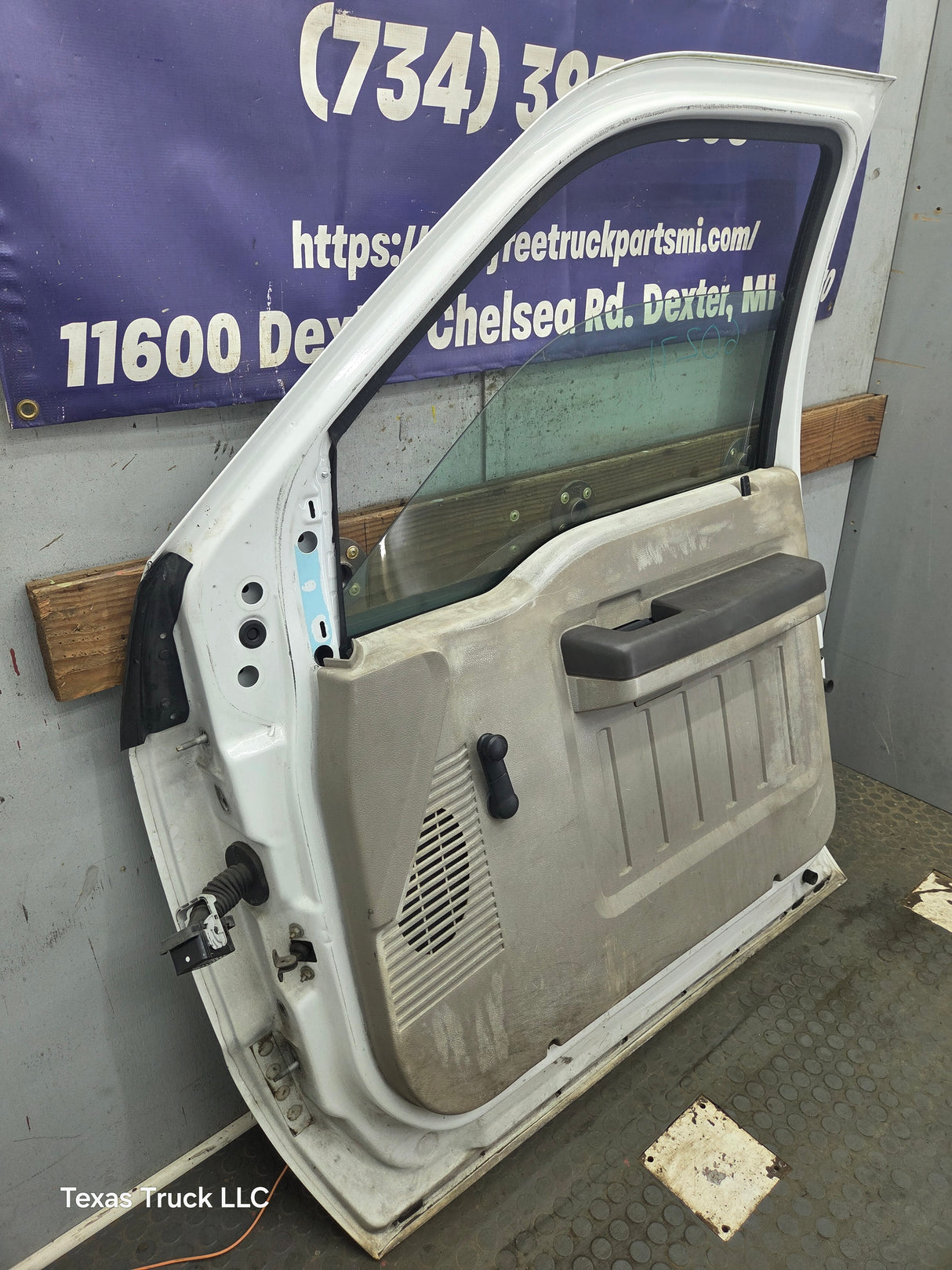1999-2011 Ford Super Duty / Excursion Front Passenger RH Door F250 F350 F450 F550- Oxford White (Copy)