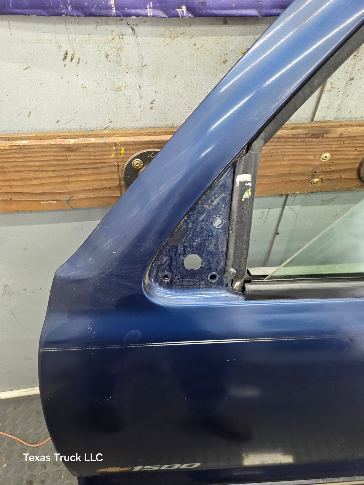 1999-2006 Chevrolet Silverado / GMC Sierra 1500 2500 3500 HD Front Driver Side Door LH